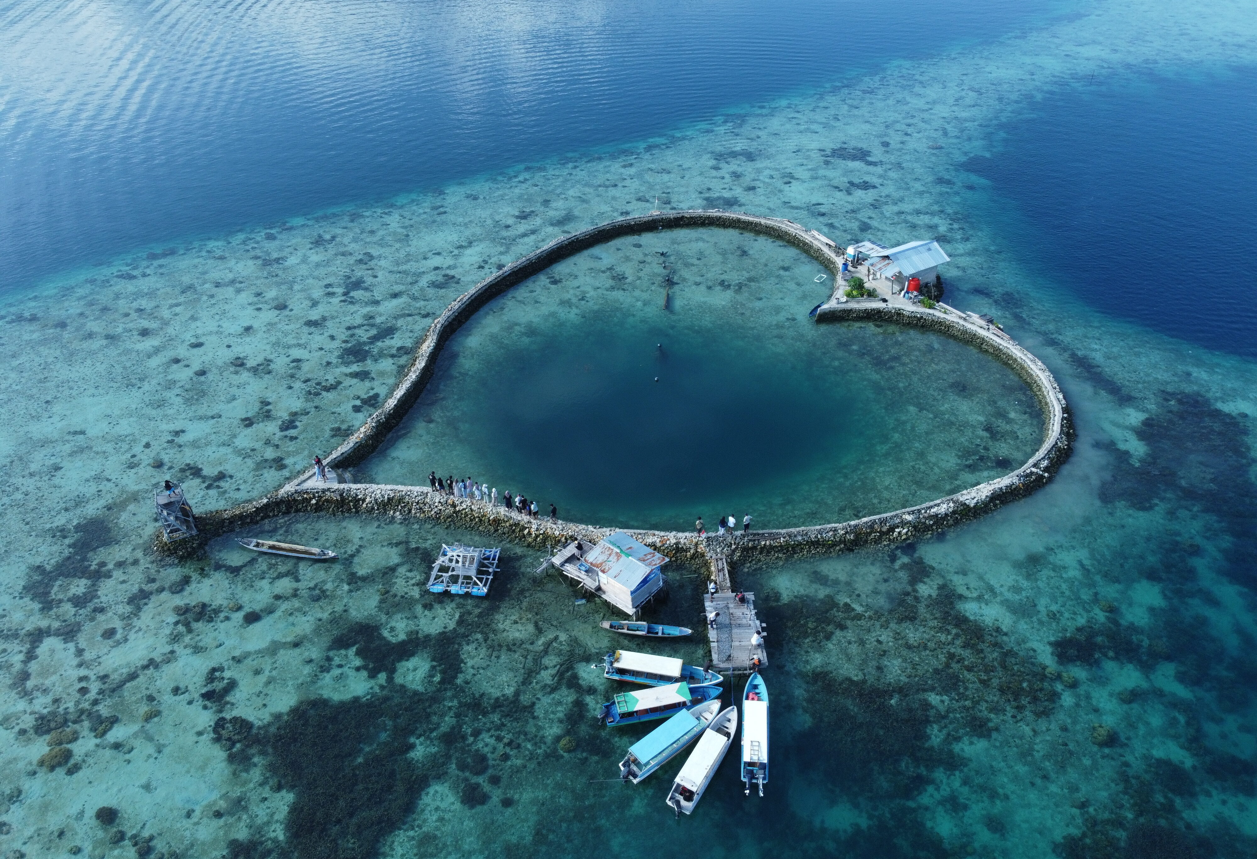 Keramba Cinta de hartvormige vissenval bij het eiland Seram in de Molukken