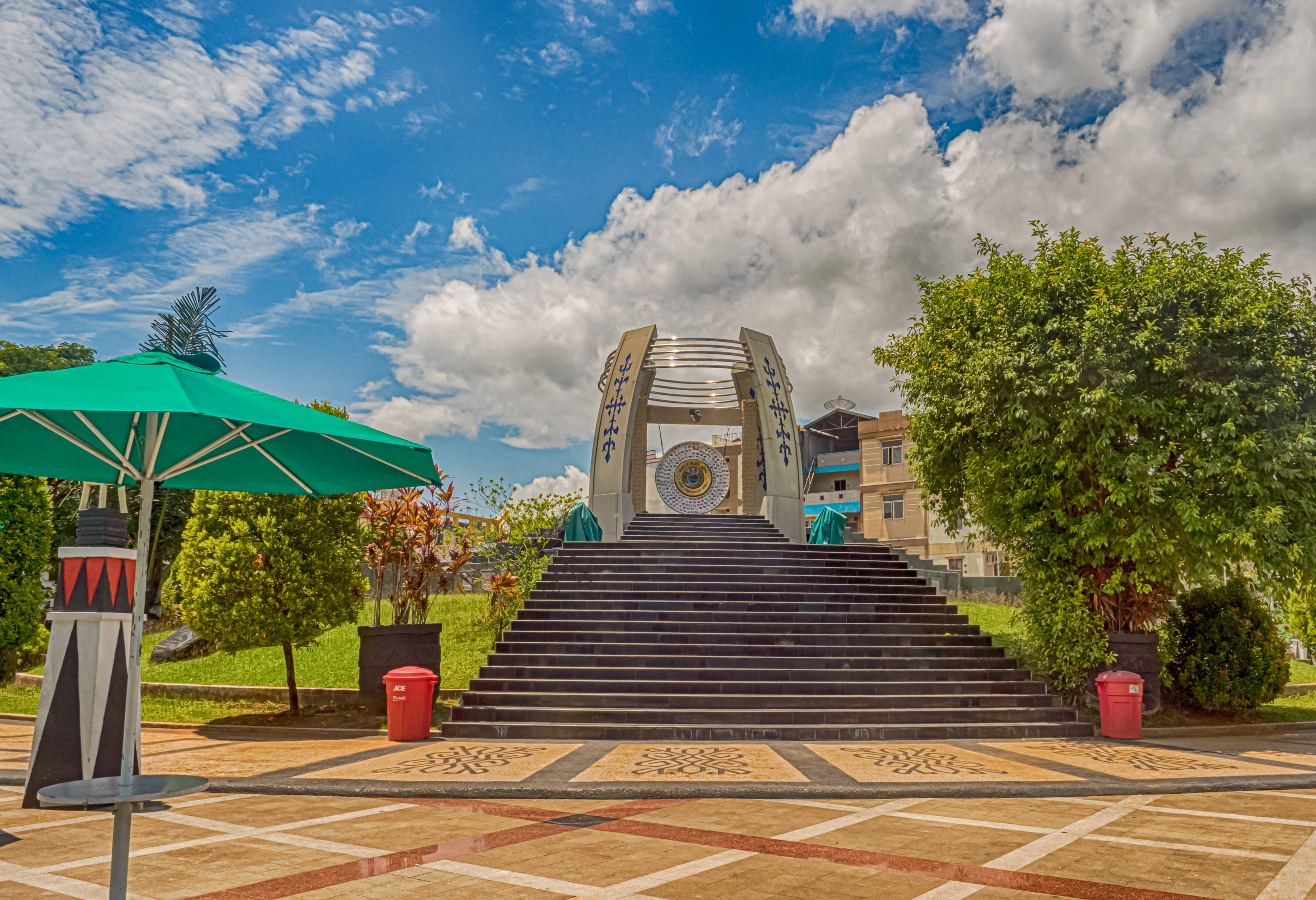 World Peace Gong in Ambon in de Molukken