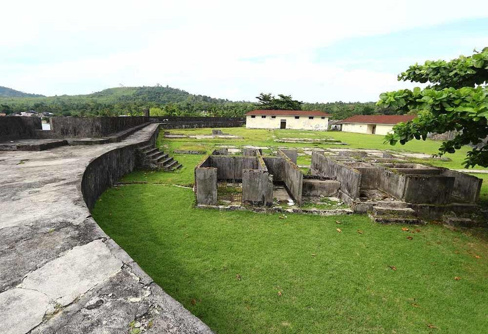 Fort Duurstede op Saparua in de Molukken