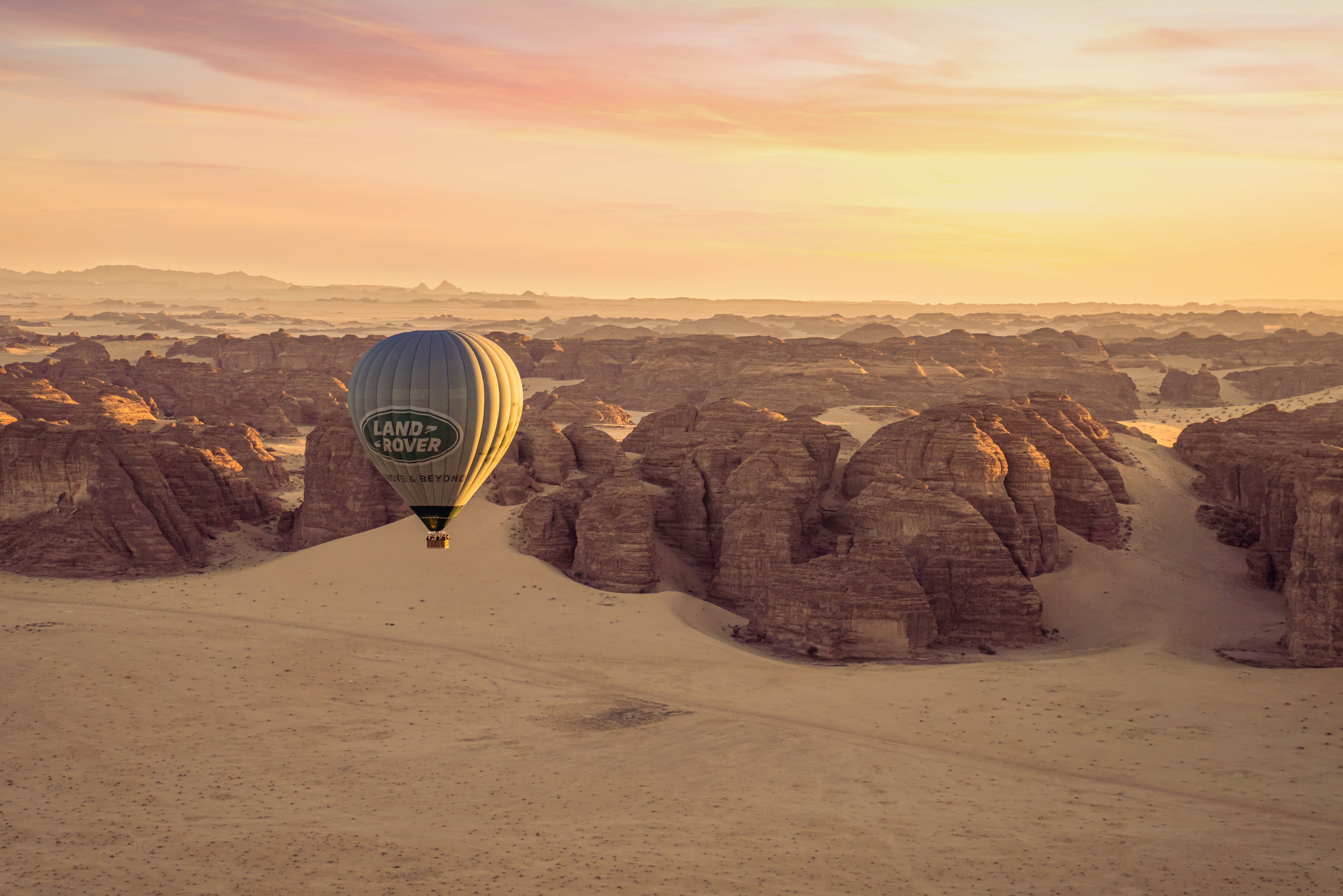 Ballonvlucht boven de woestijn