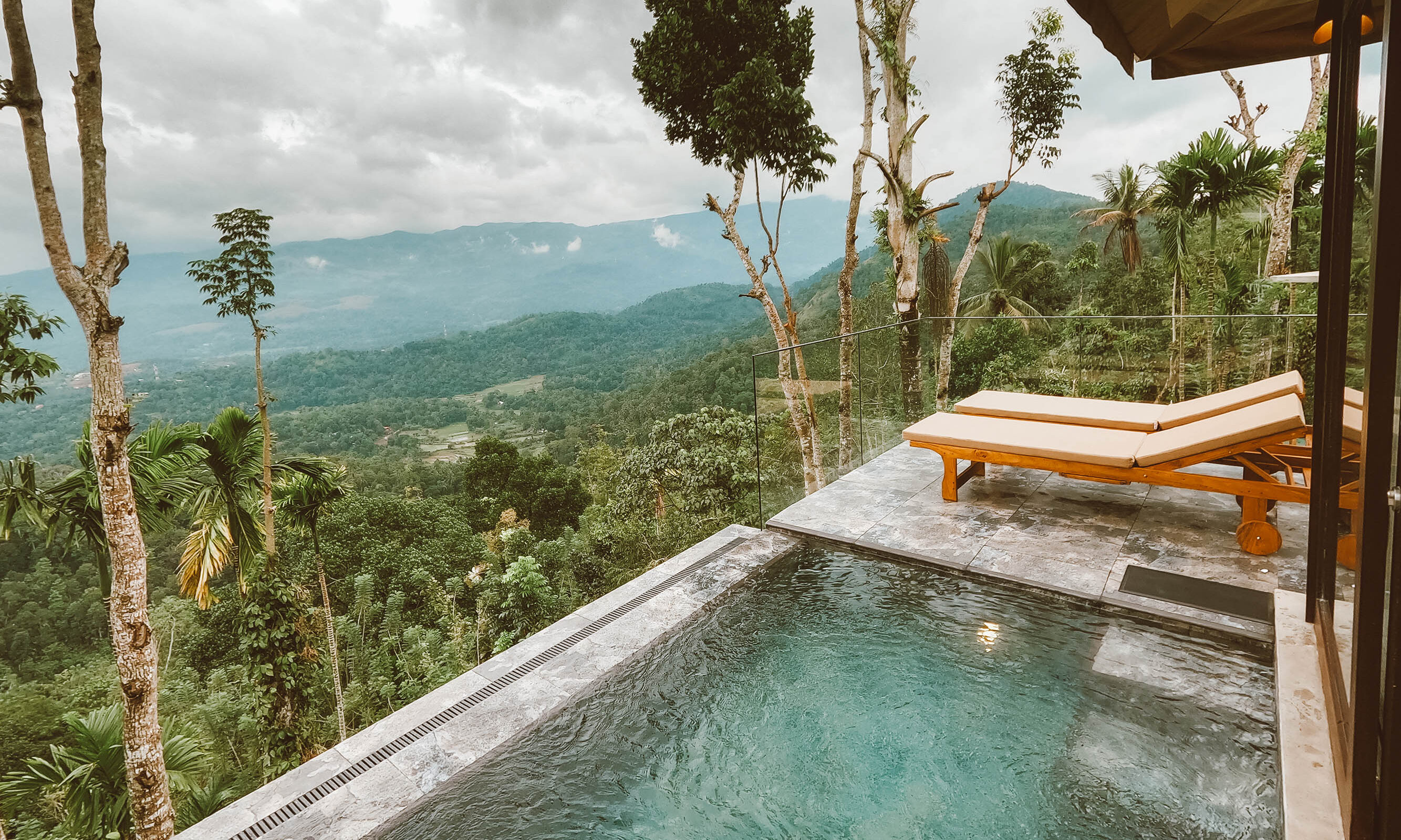 Sri-Lanka-Kandy-Aarunya-Nature-Resort-Sky-Tented-Villa