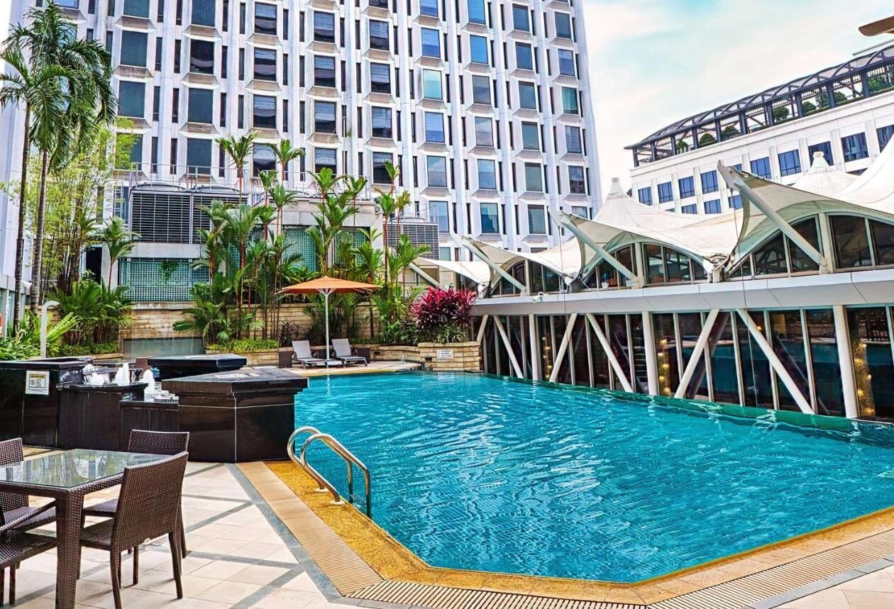 Singapore-Wyndham-Hotel-Zwembad