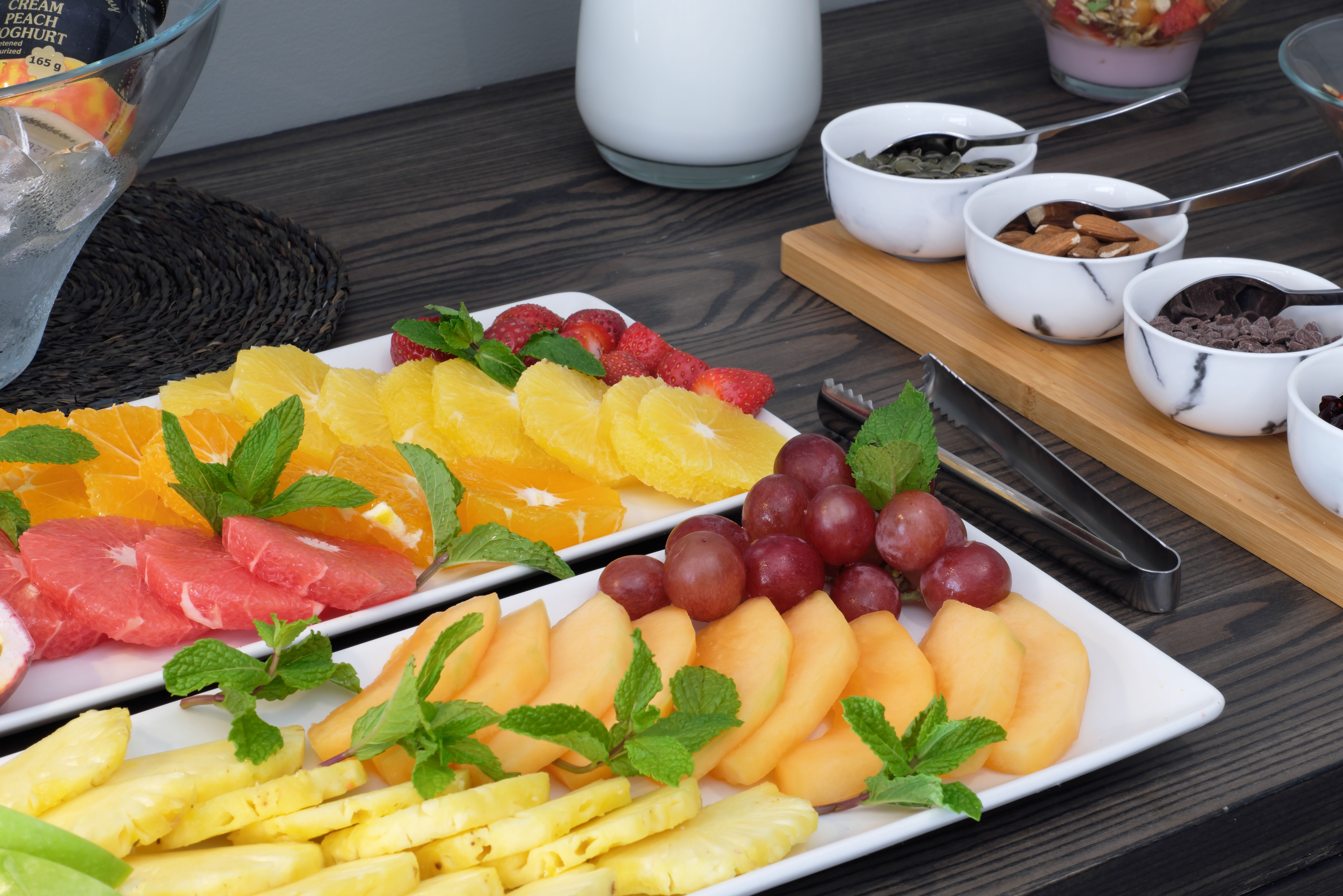 Vers fruit bij het ontbijt