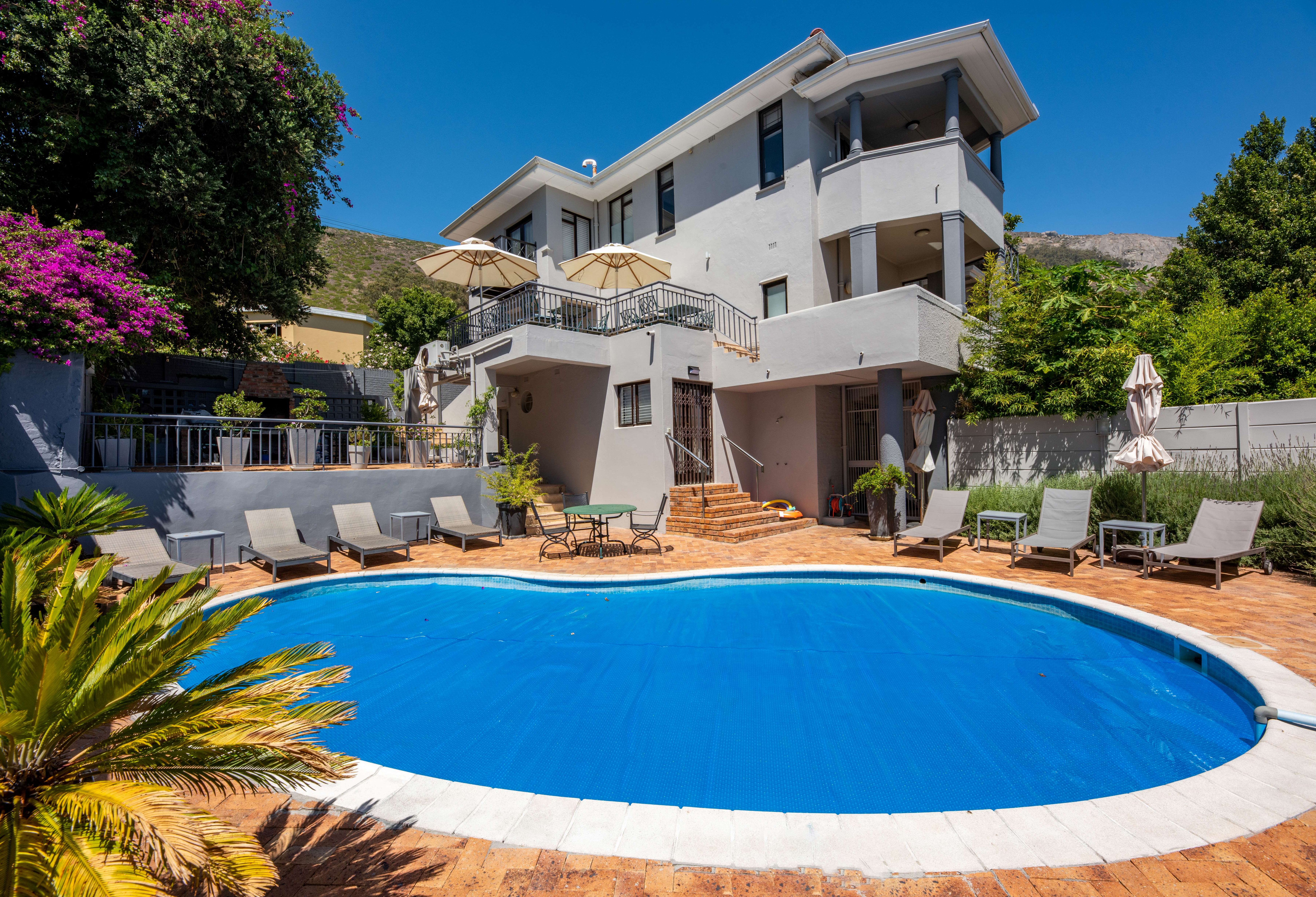 Maartens Guesthouse met zwembad