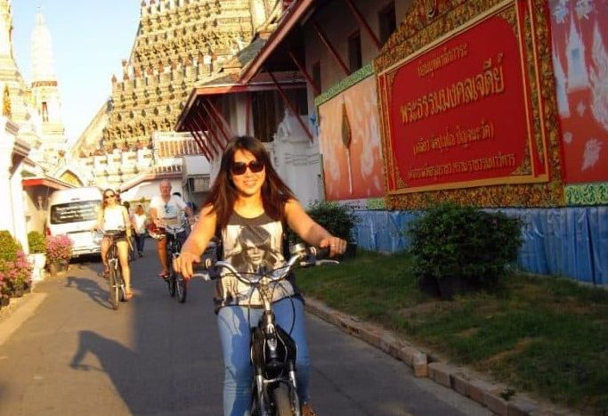 Fietsen langs tempels in Bangkok