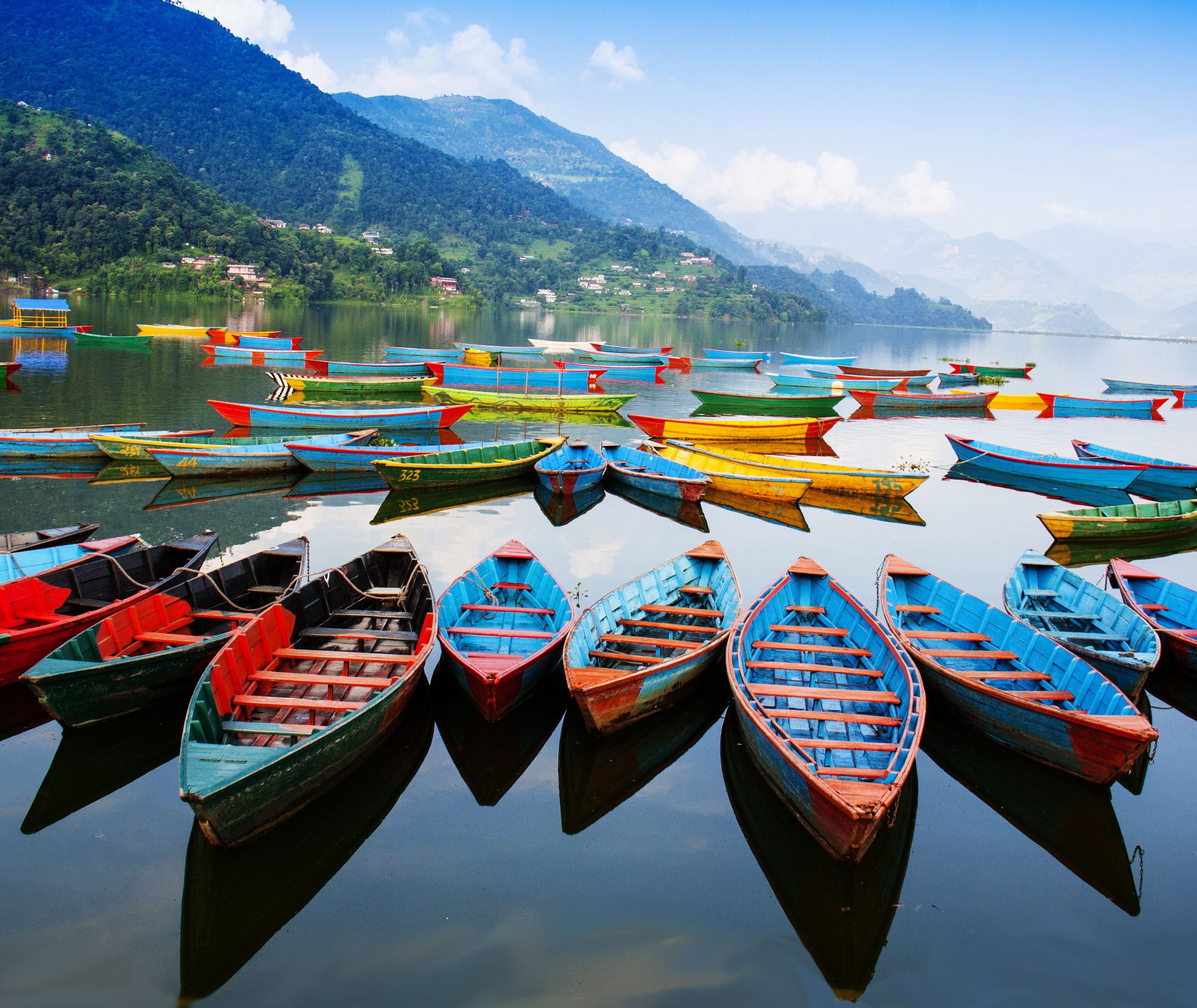 Nepal-Phewa-Lake-boten
