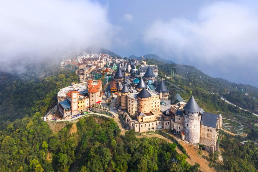 Vietnam Da Nang Ba Na Hills Theme Park