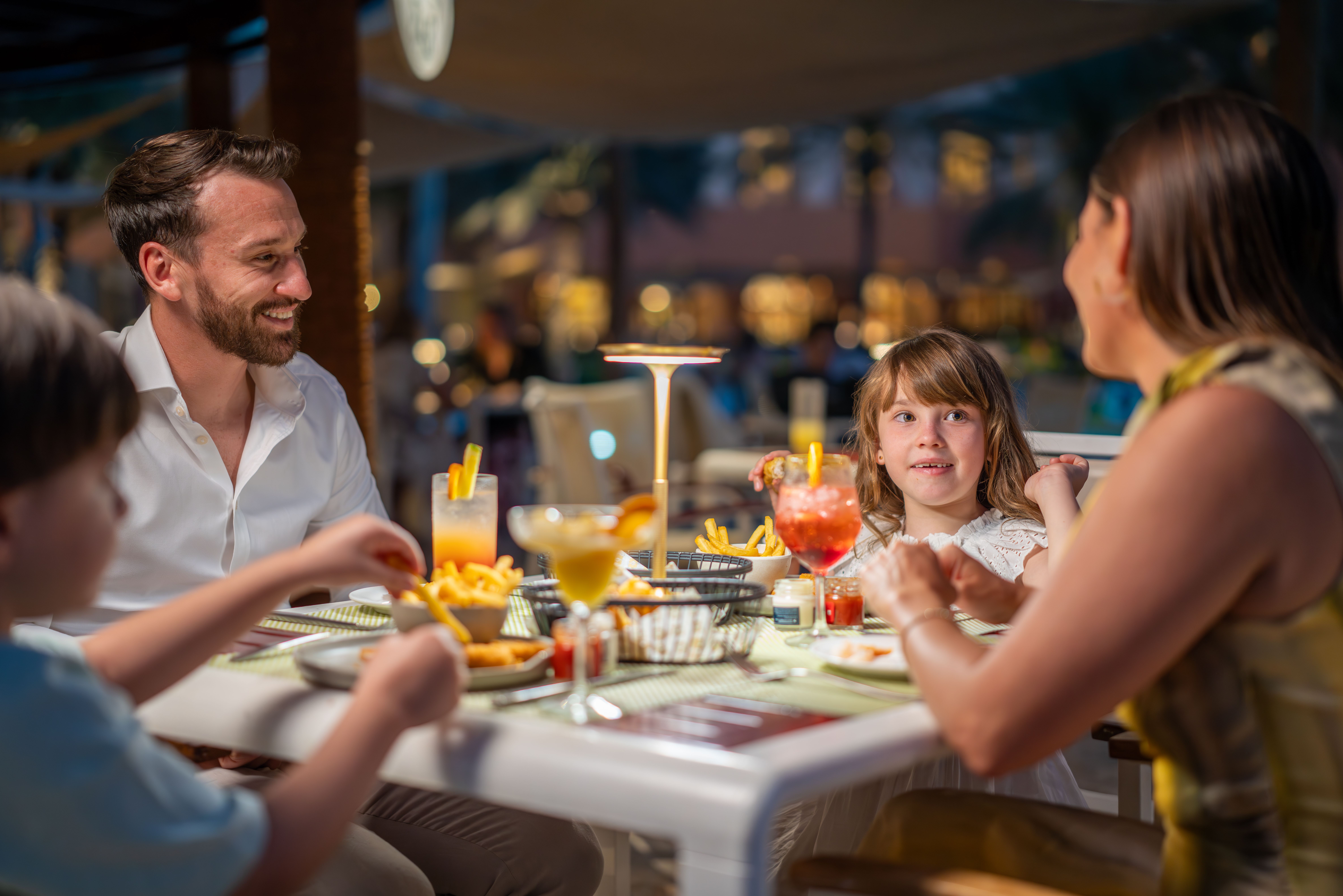 Oman Muscat DoubleTree by Hilton Al Waha Dineren