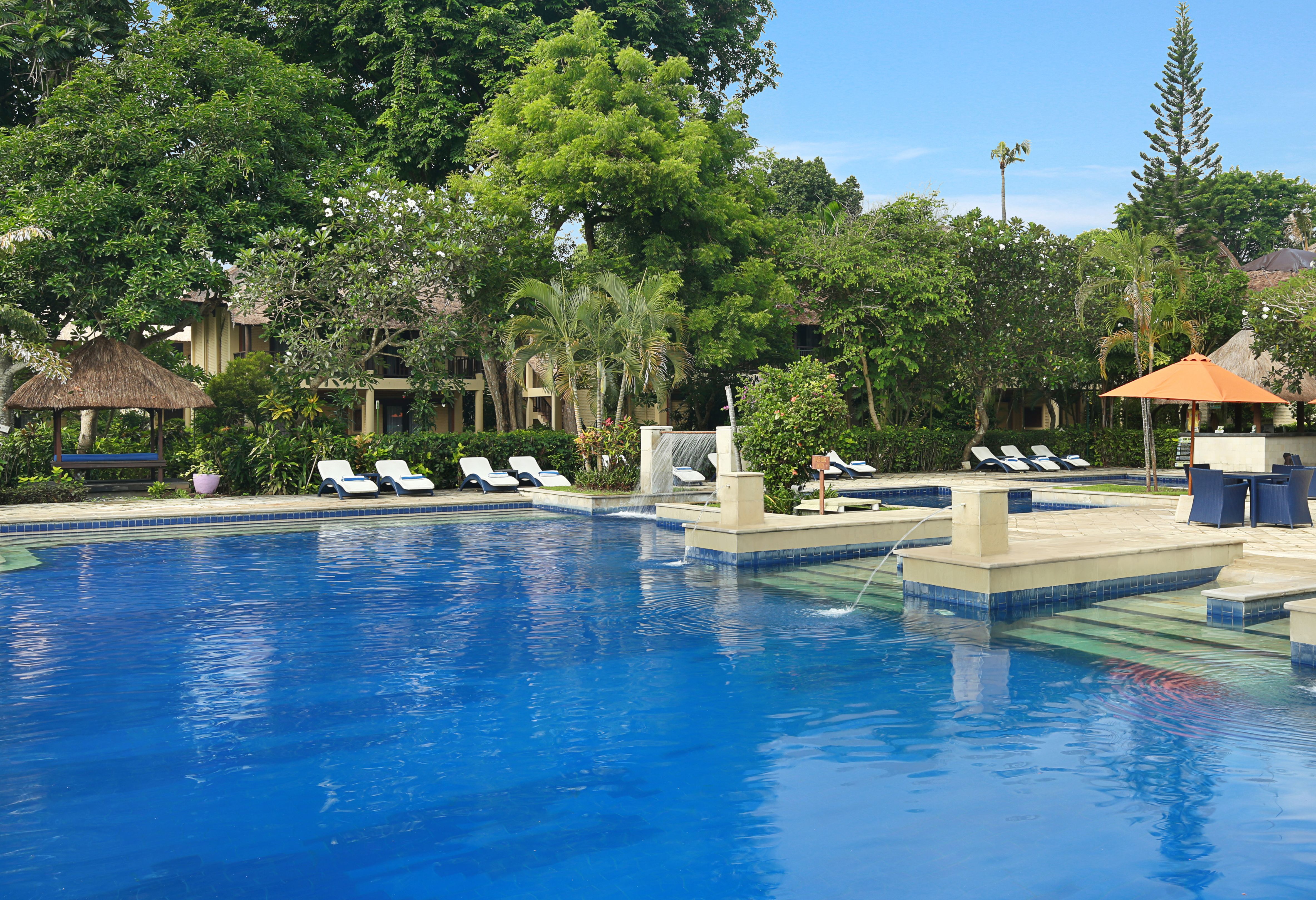 Zwembad in het Mercure Sanur op Bali