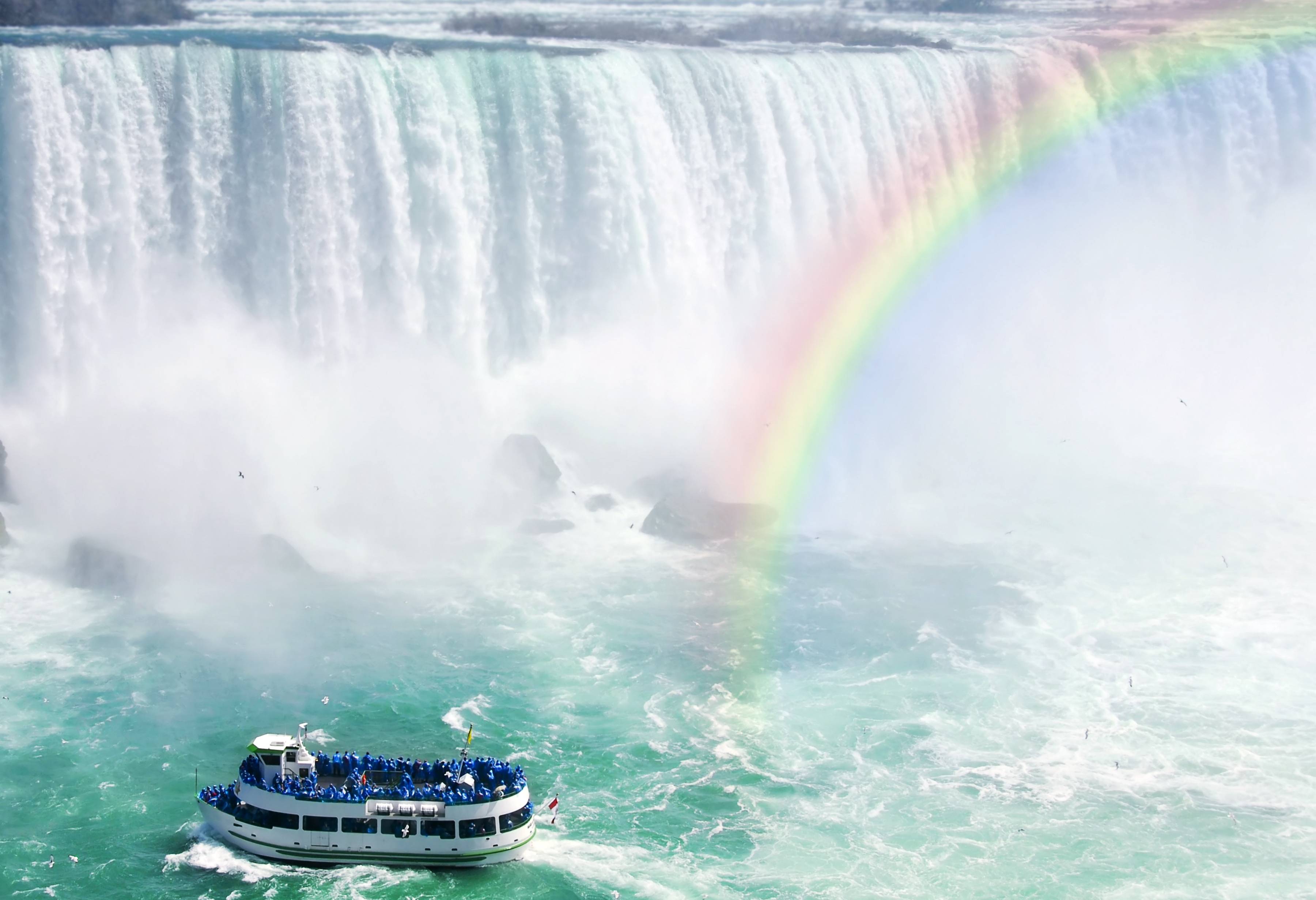 Boot bij Niagara Falls in Amerika