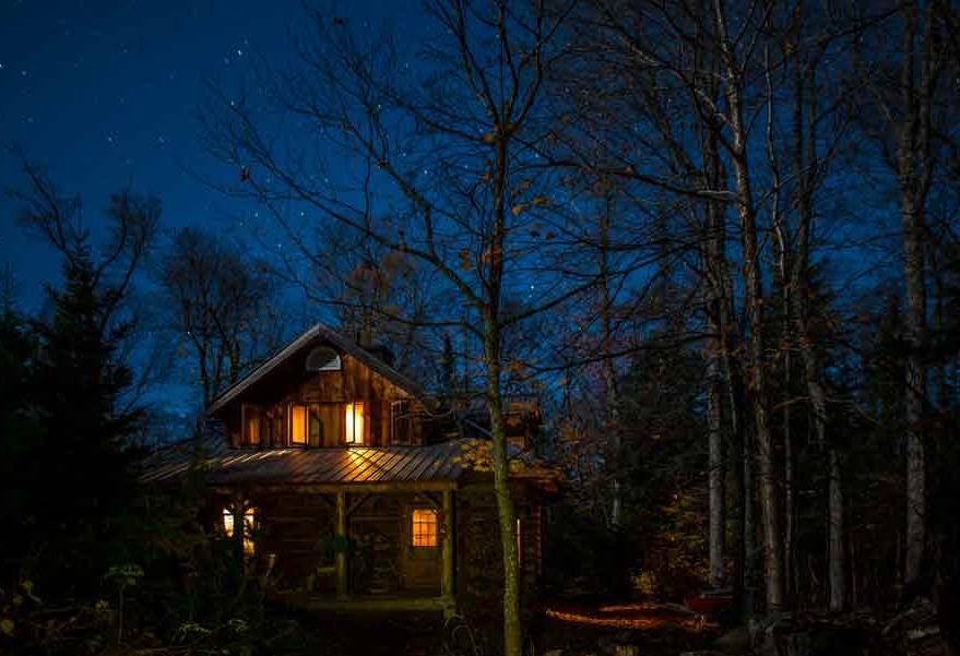 canada-algonquin-provincial-park-kanoen-log-cabin-avond