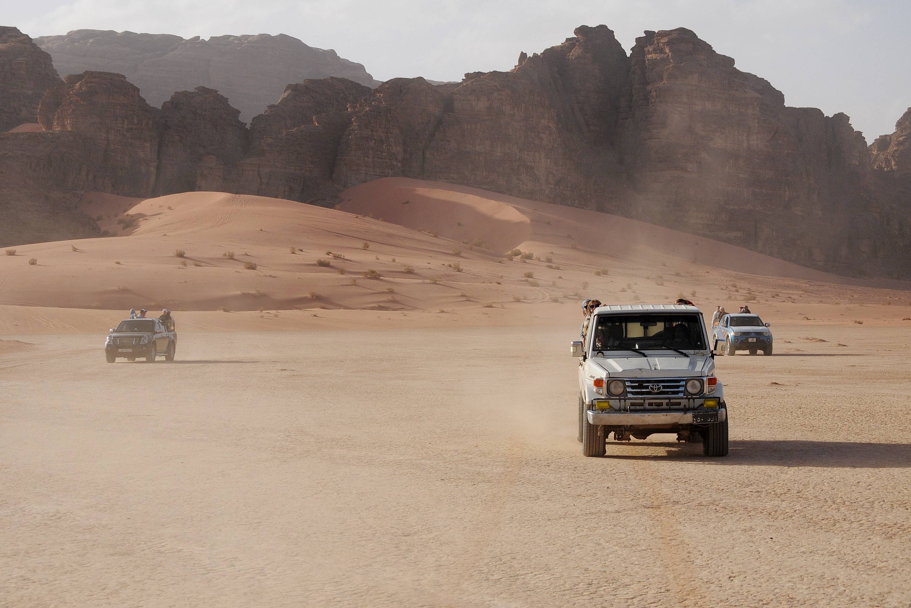 Jeepsafari in de Wadi Rum woestijn in Jordanie