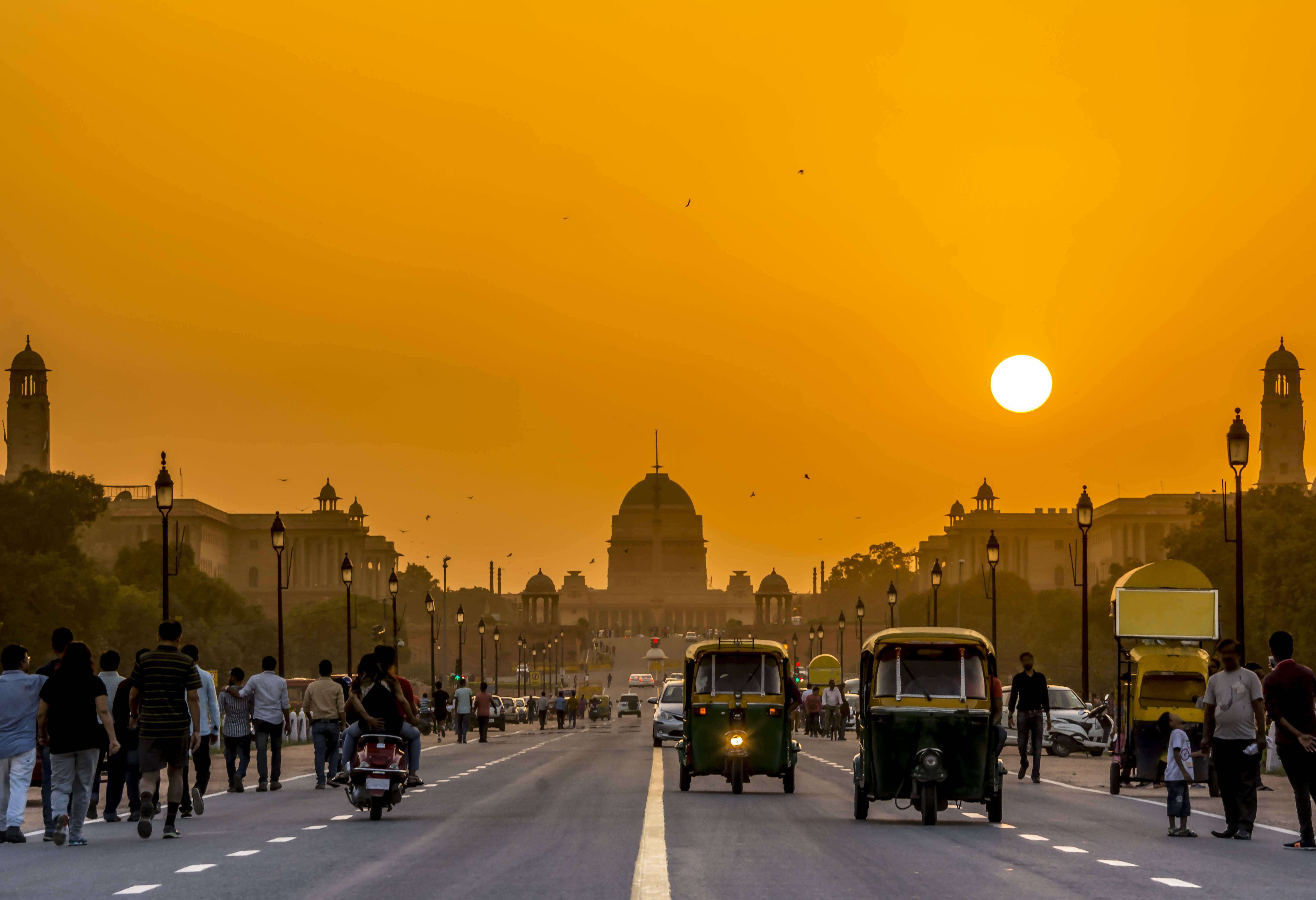 India-delhi-straatbeeld-zonsondergang