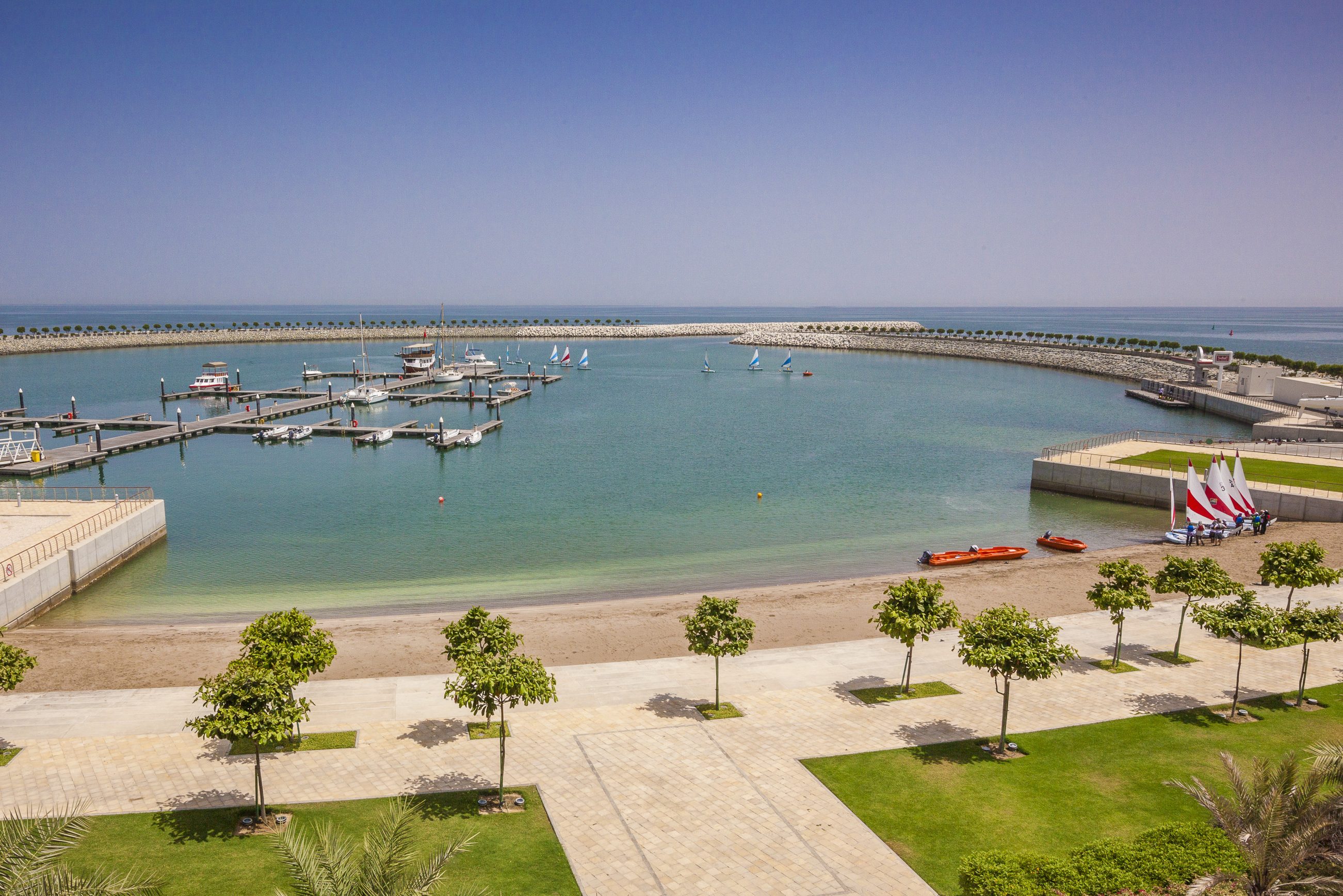 Оман туры. Оман Barcelo Mussanah. Маскат Оман пляжи. Султанат Оман пляжи. Эль ХАМРА Оман.