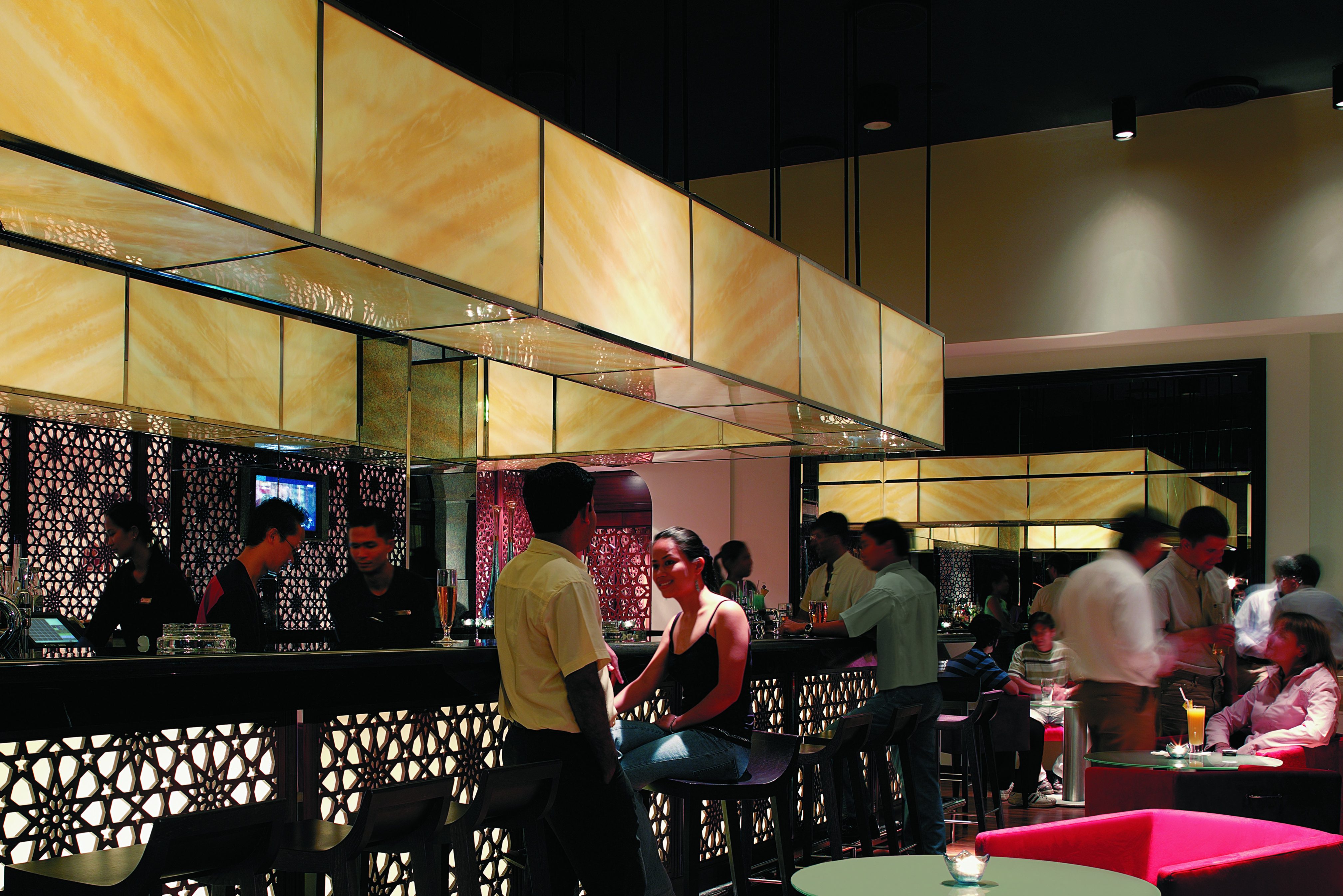 Al Waha Long Bar in Shangri-La's Barr Al Jissah Resort bij Muscat in Oman