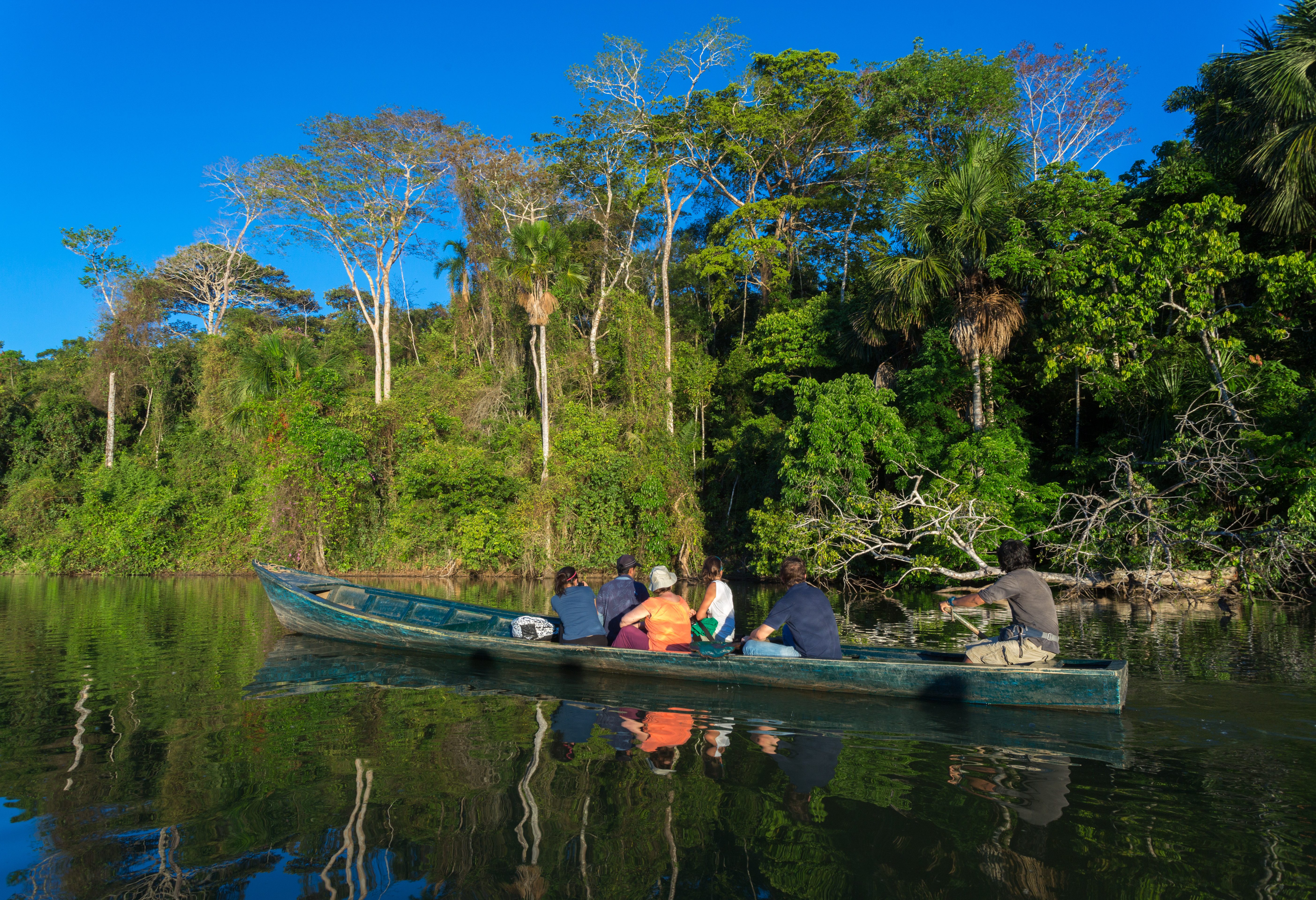 Per boot naar Tambopata National Reserve in de Amazone in Peru