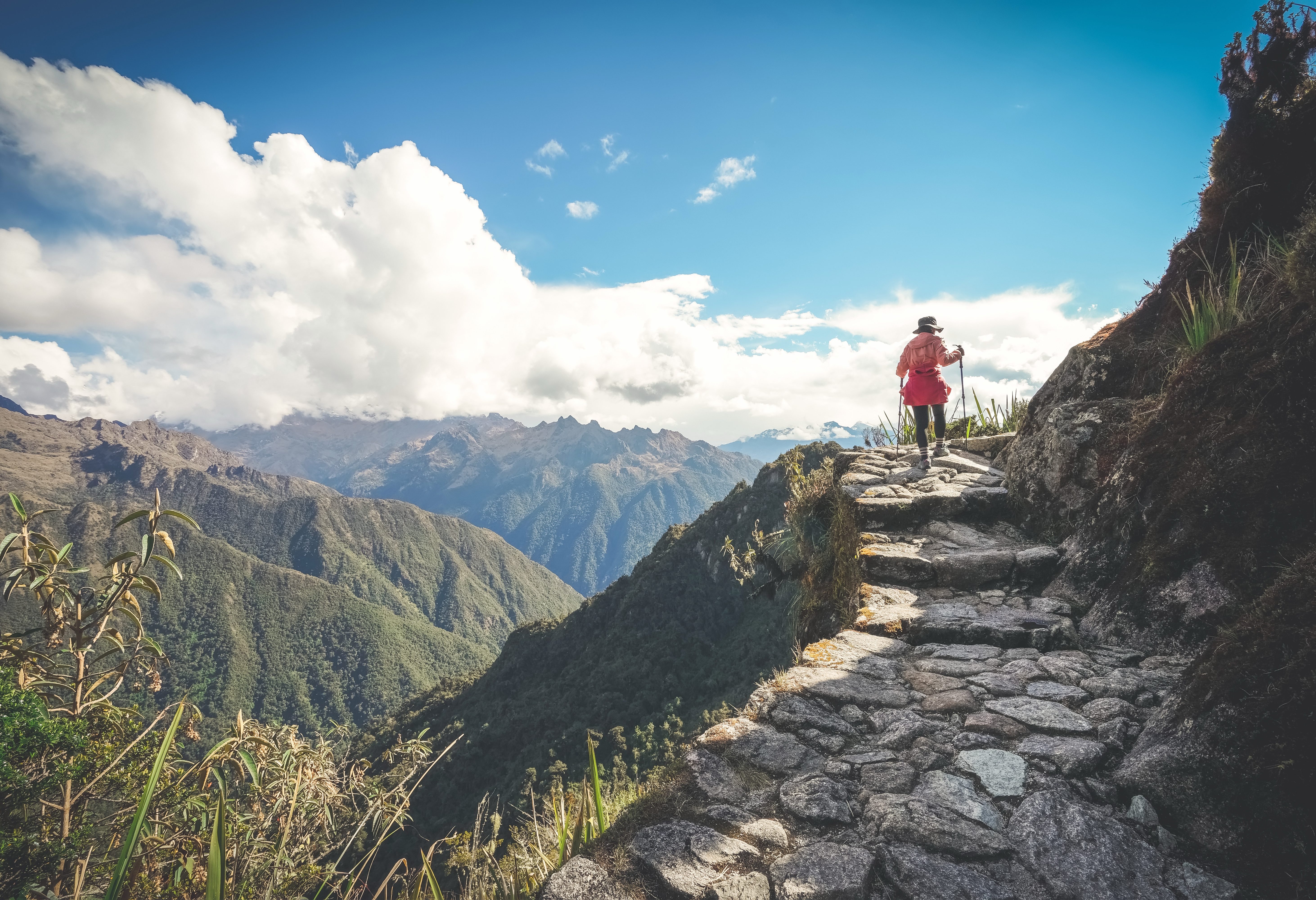 Uitdagende klimmen tijdens de Inca Trail naar Machu Picchu in Peru
