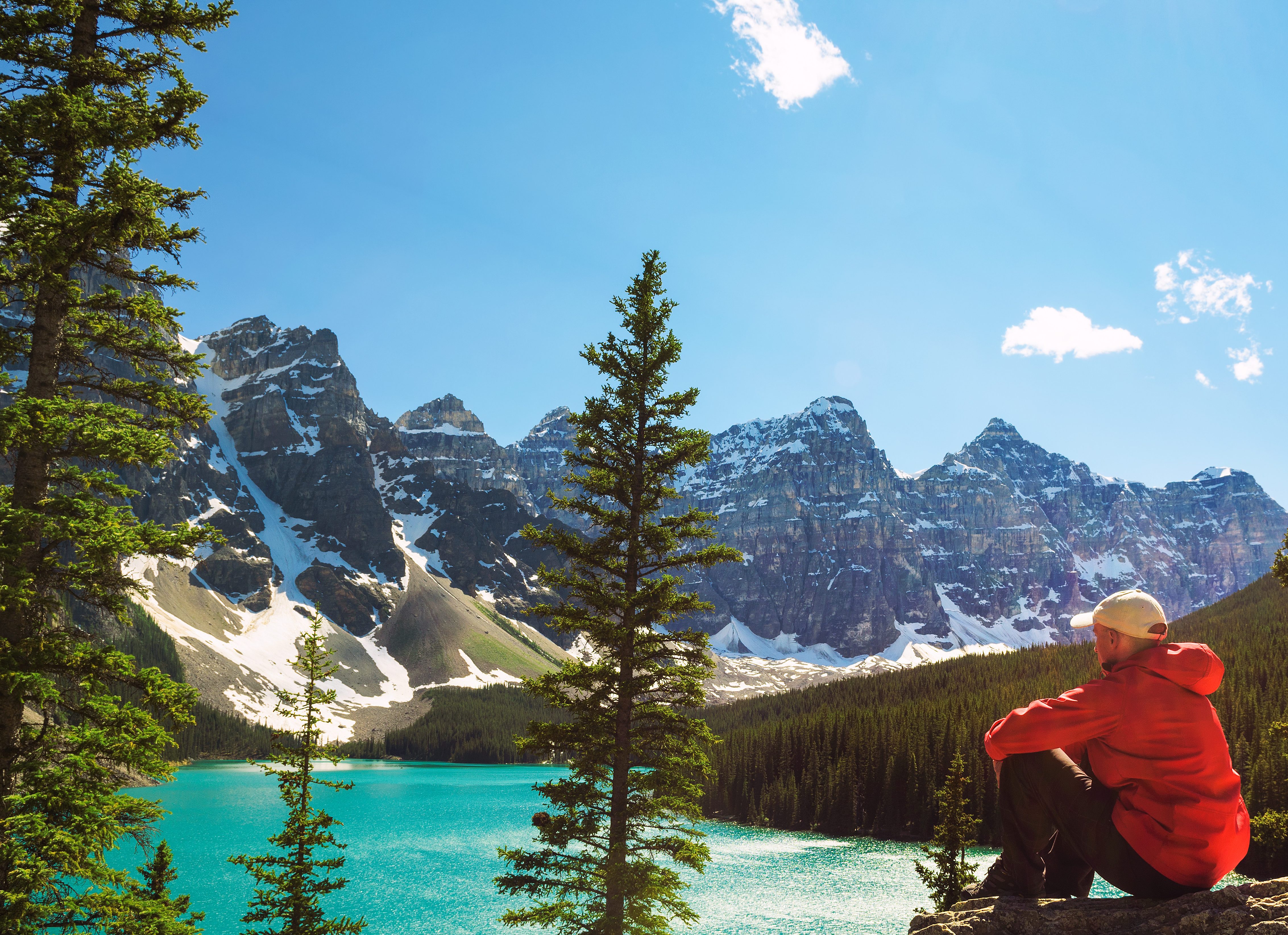 Genieten van het uitzicht op Lake Moraine in Canada