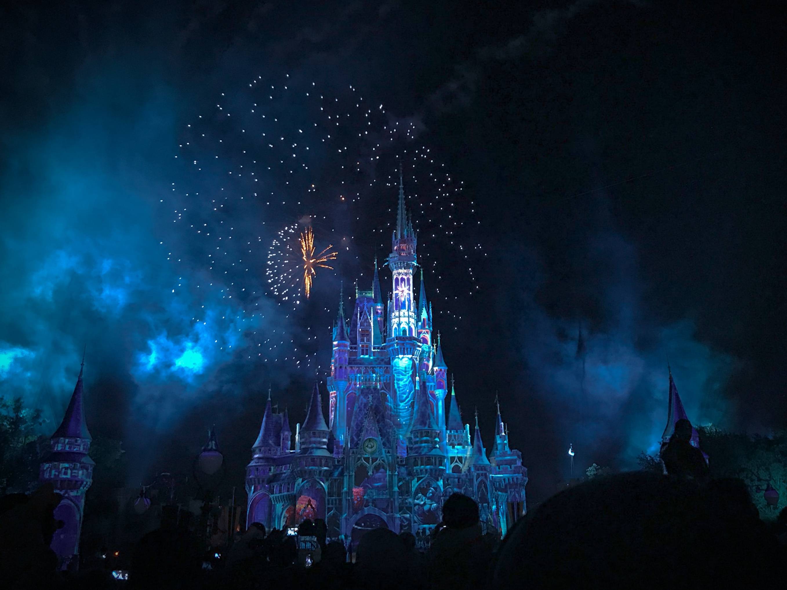 Vuurwerkshow bij het Disney kasteel in Orlando, Amerika