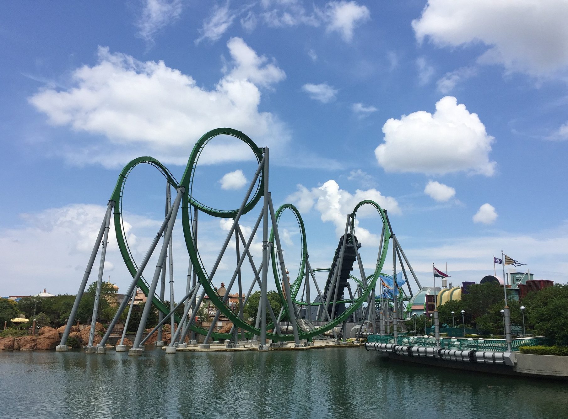 De Incredible Hulk Coaster in Islands of Adventure in Orlando, Amerika