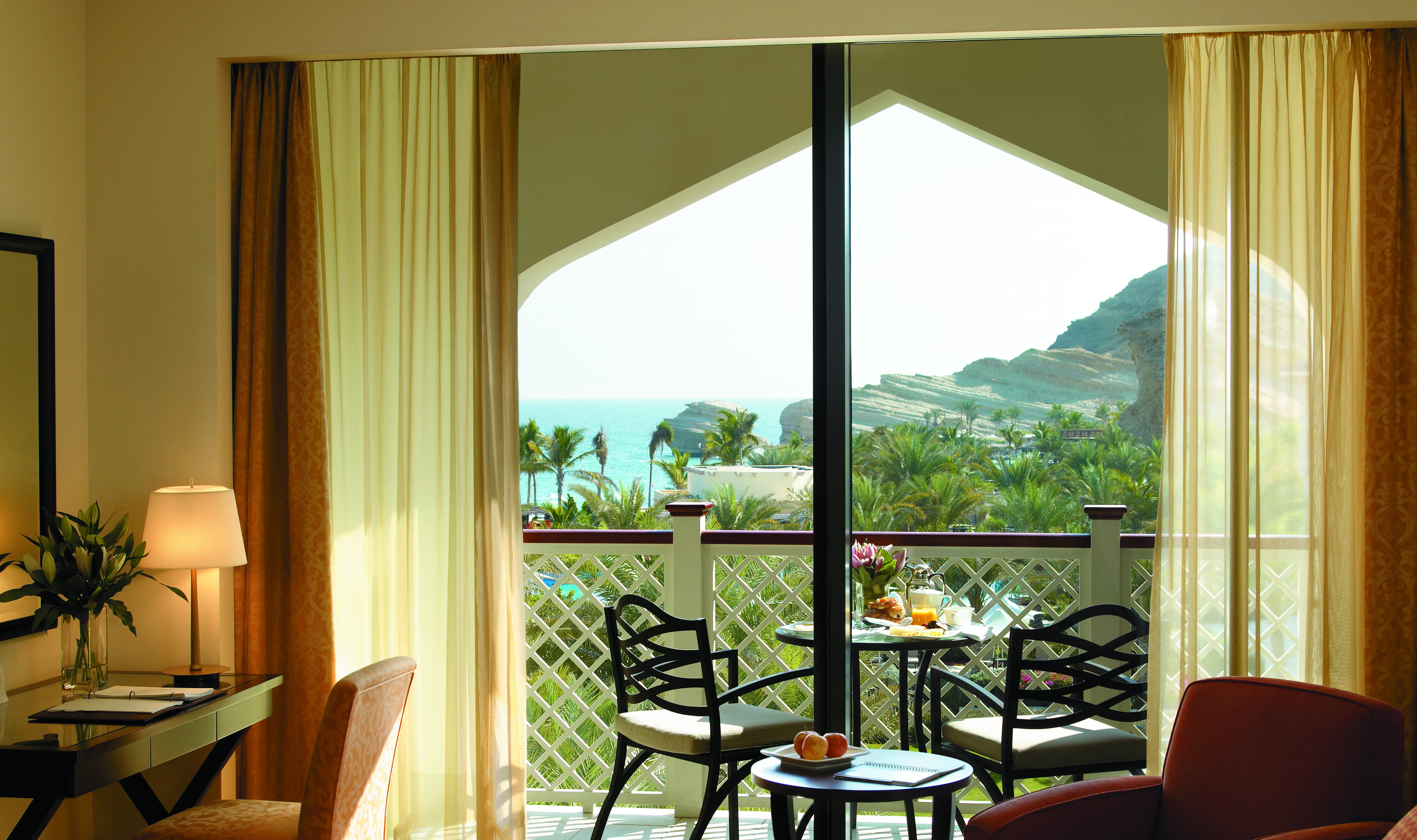 Deluxe kamer in het Shangri-La's Al Bandar resort bij Muscat in Oman