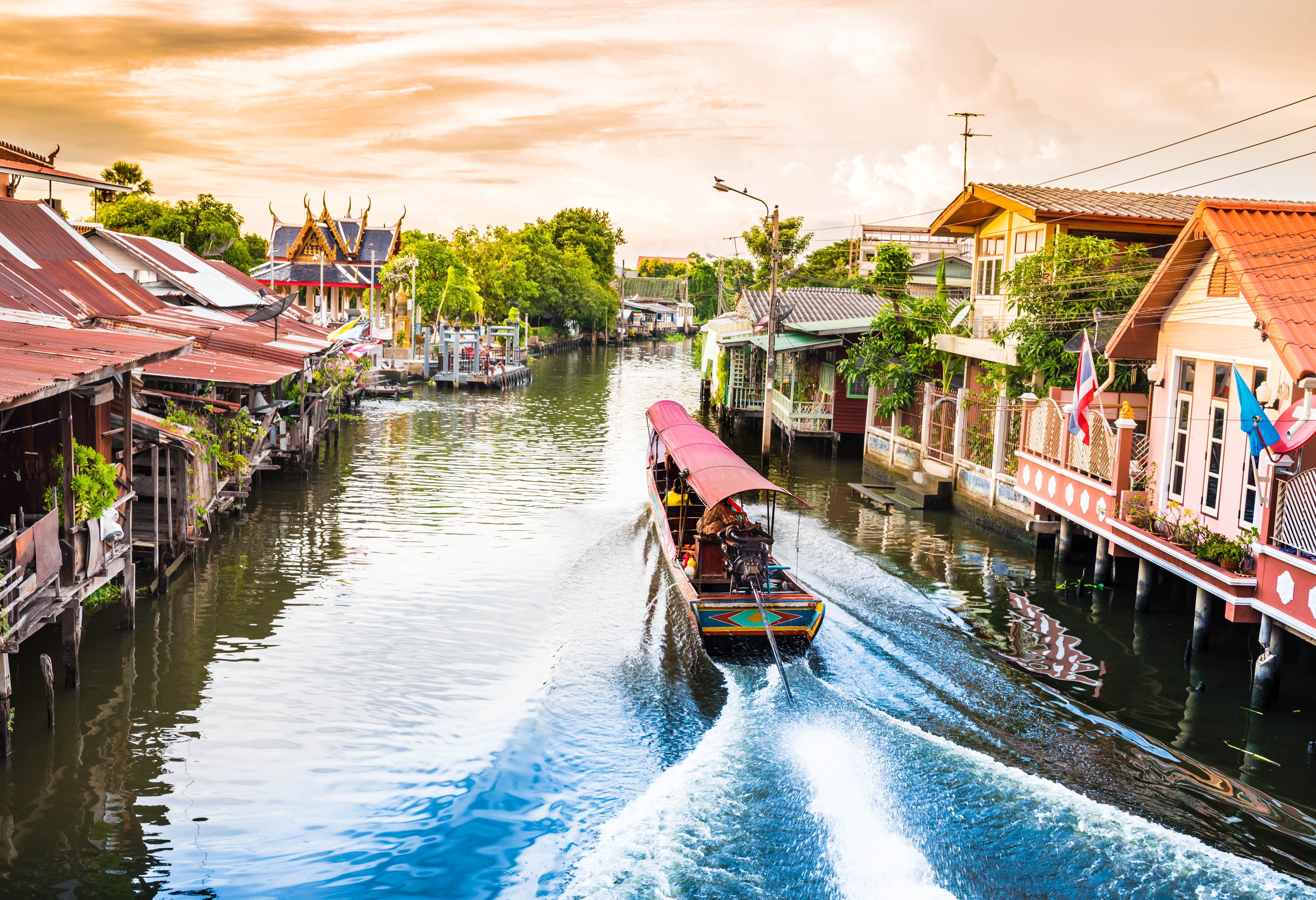 Каналы бангкока. Клонг азиатская Венеция. Бангкок клонги. Тхонбури Таиланд. Река Чао Прайя Бангкок.