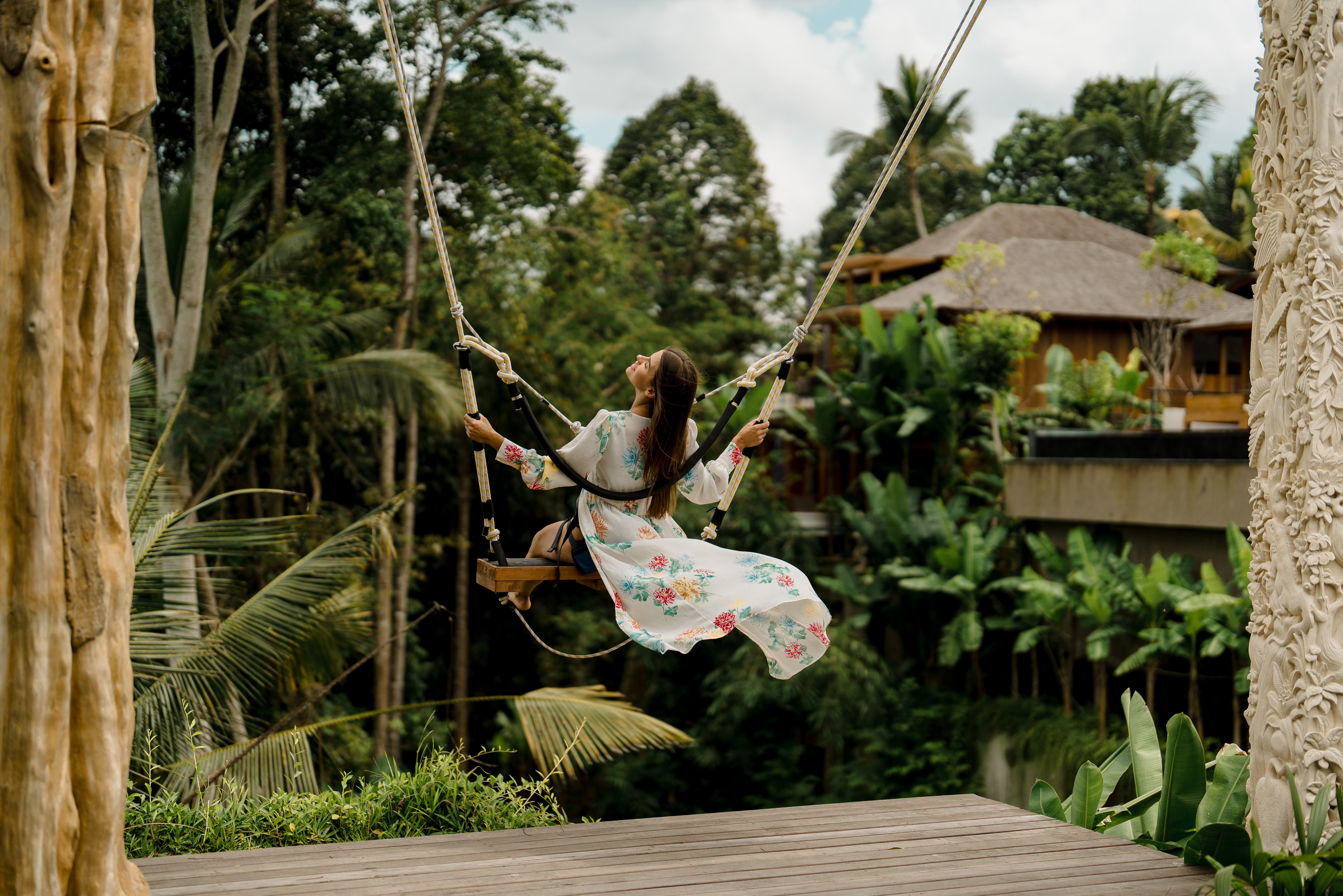 Schommel in het Kappa Senses Ubud op Bali in Indonesie