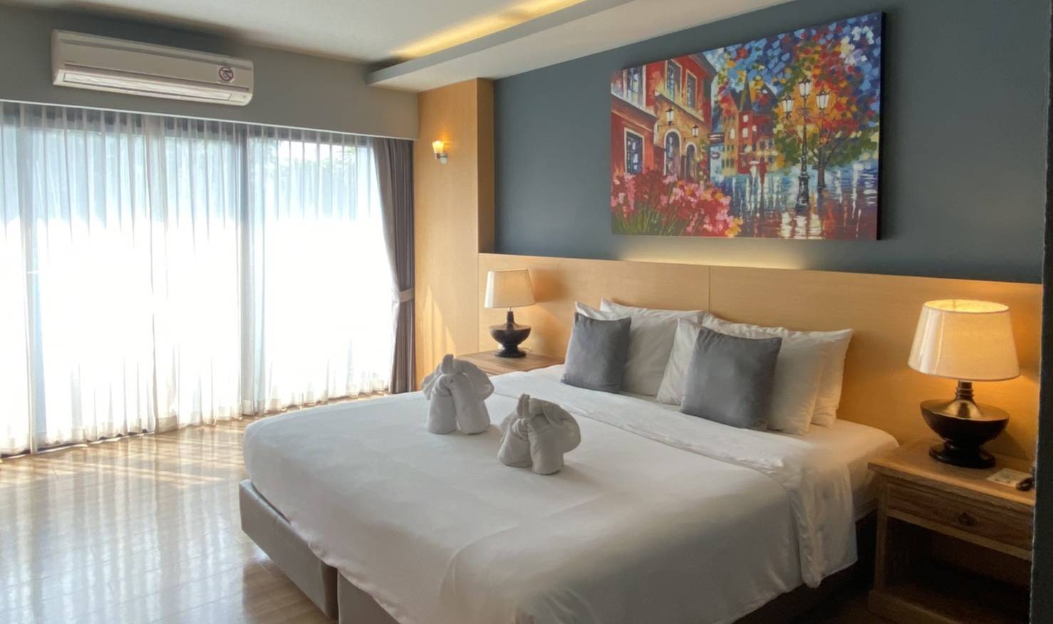 Thailand-Chiang-Mai-Le-Naview-Prasingh-king-bed-superior-kamer