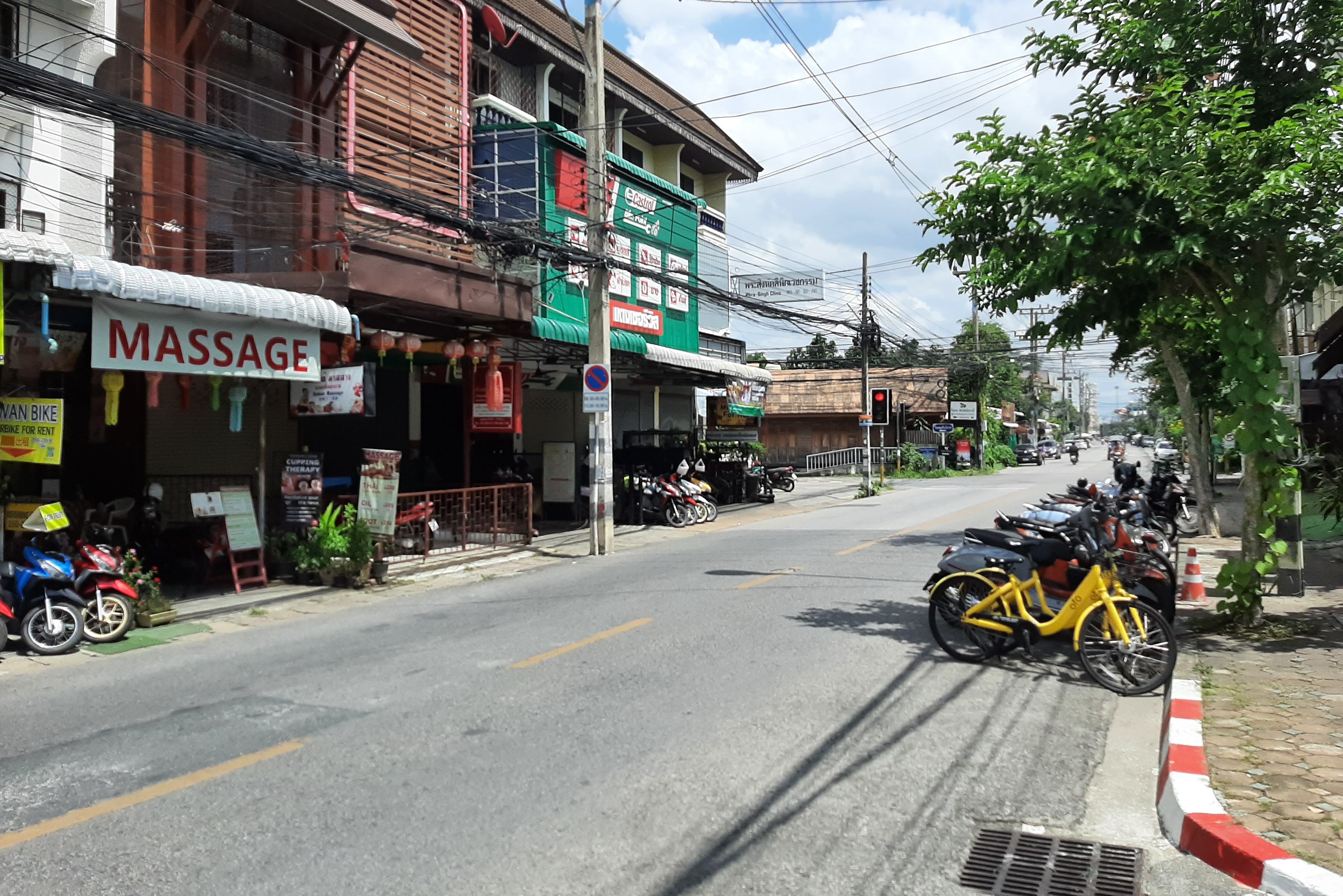 Thailand-Chiang-Mai-Le-Naview-Prasingh-straatbeeld