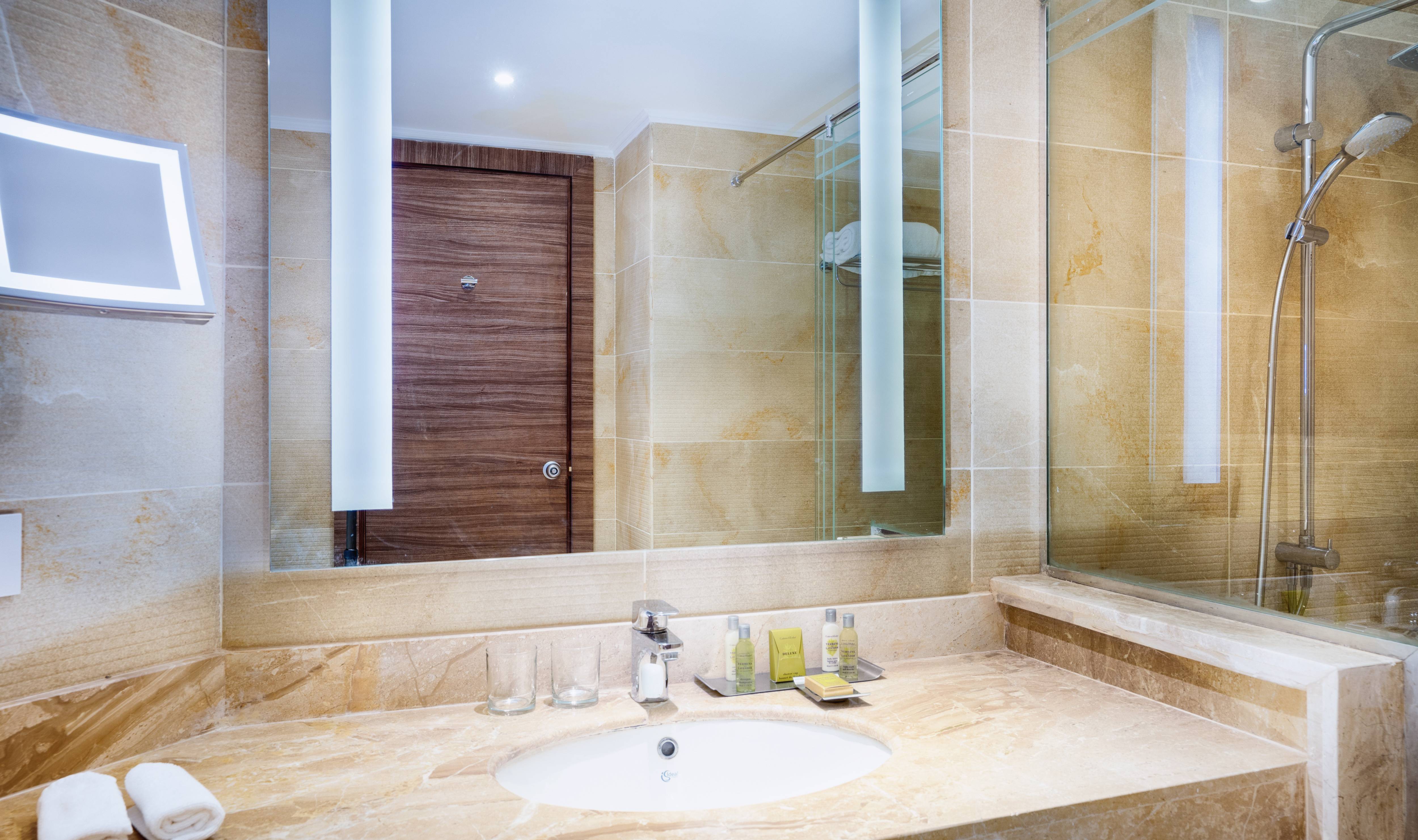 Swiss Inn Resort Premium badkamer