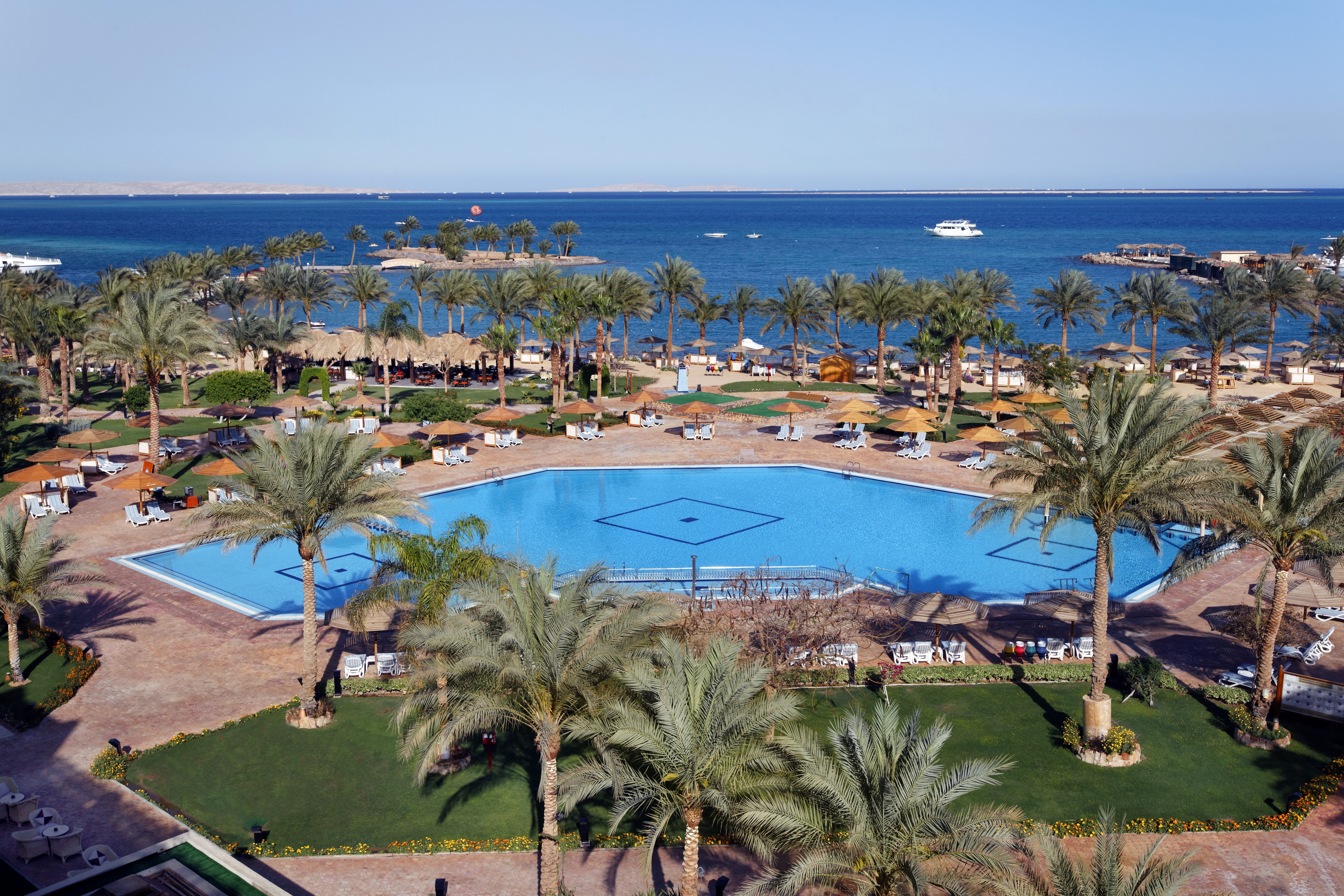 Egypte-Hurghada-Continental-Hotel-overzicht-met-zwembad-2