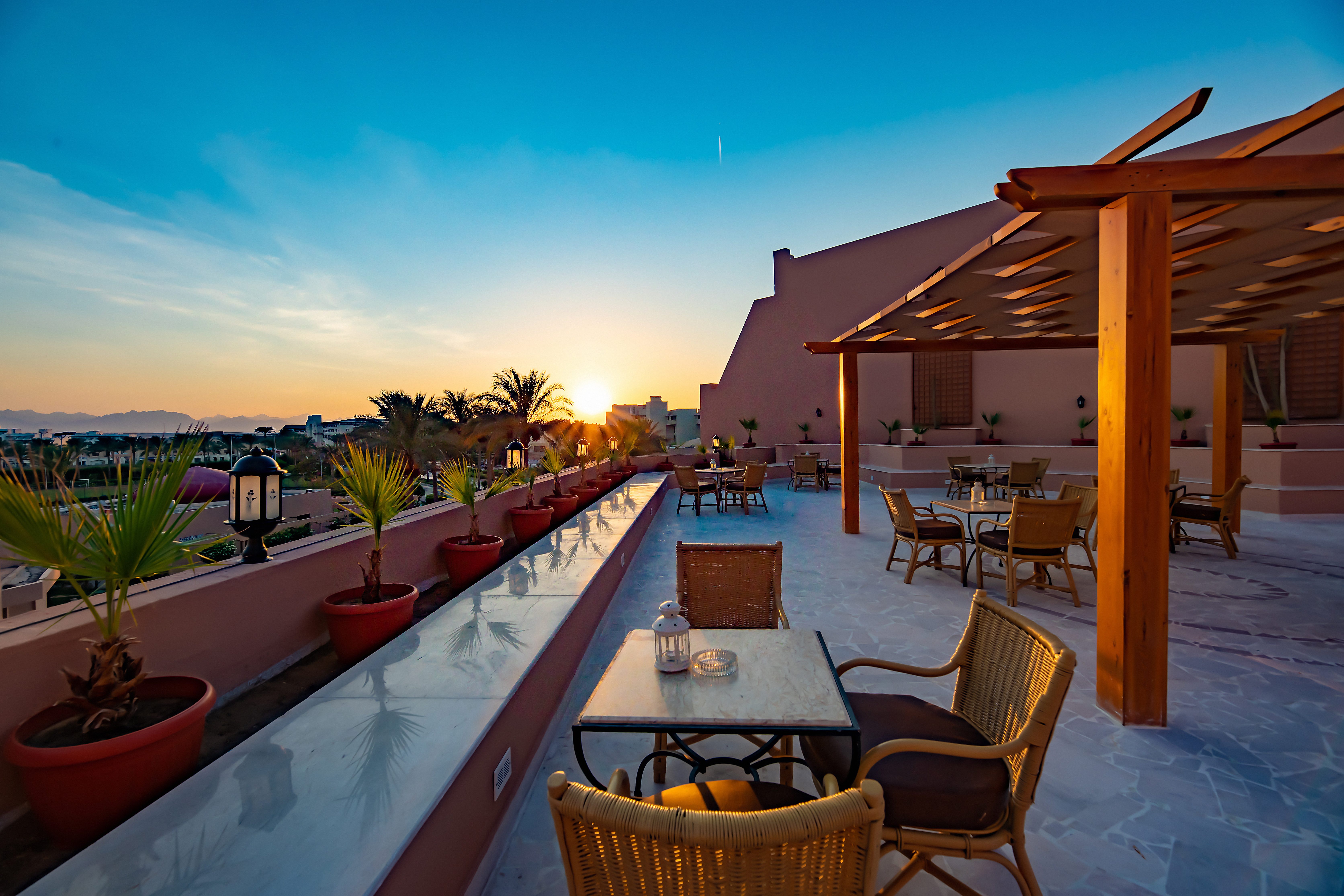 Egypte-Hurghada-Continental-Hotel-Sundeck-1