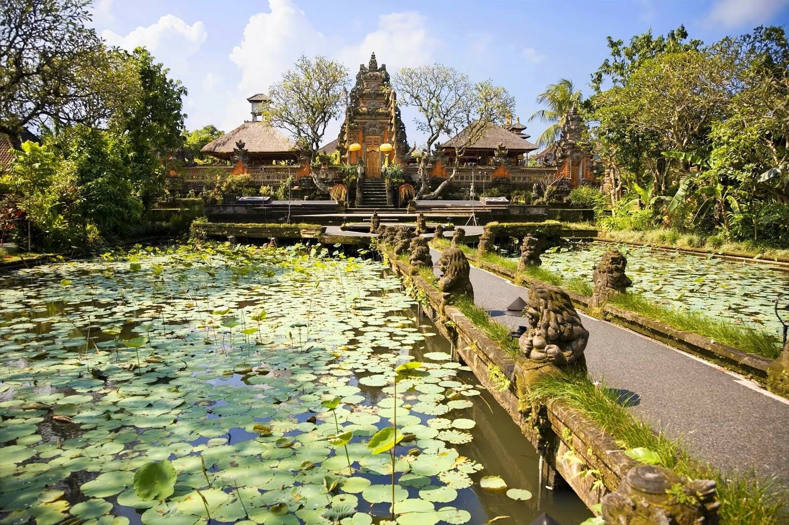 Pura Taman Saraswati tempel Bali