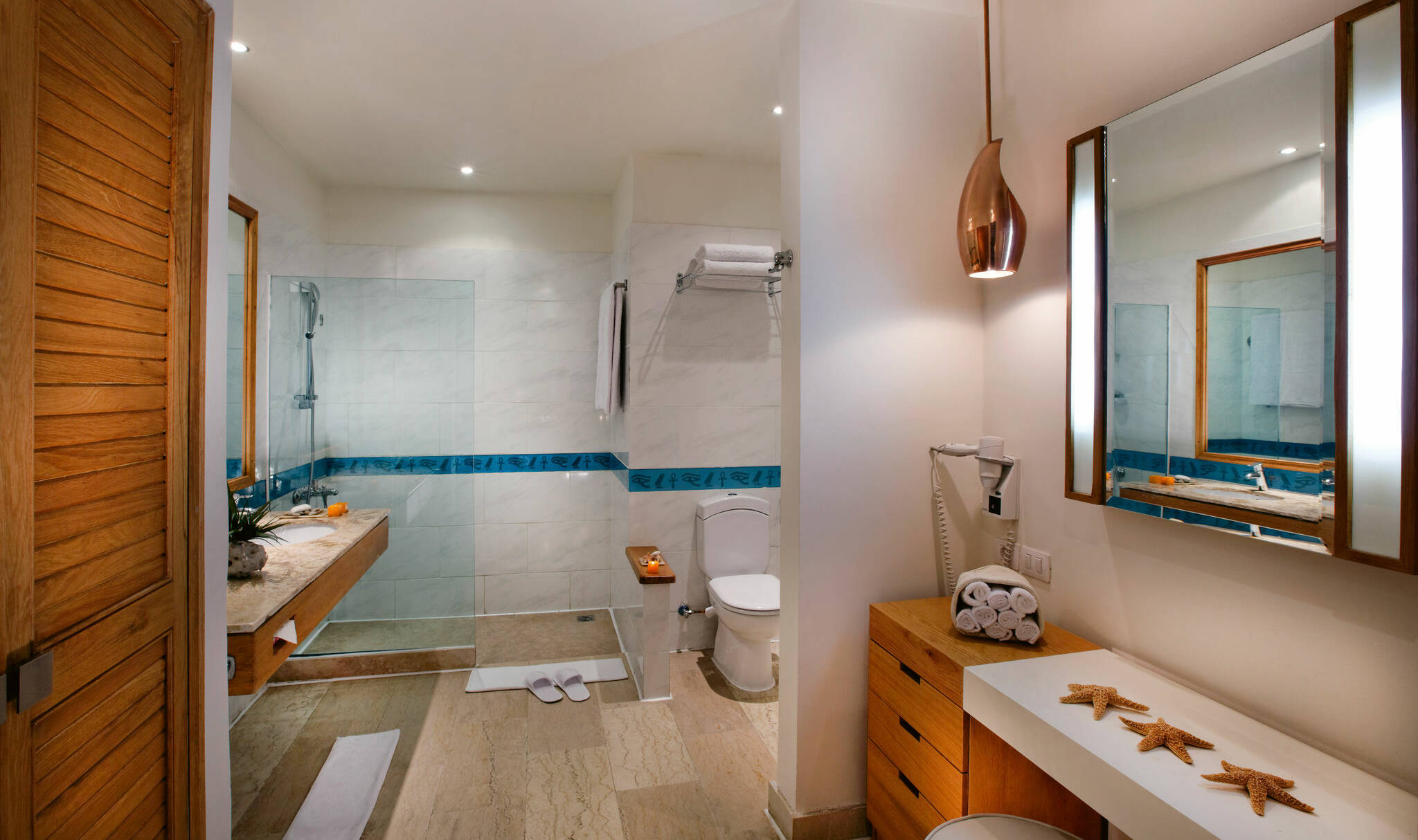 Egypte El Gouna Movenpick Deluxe Kamer Lagunezicht Badkamer