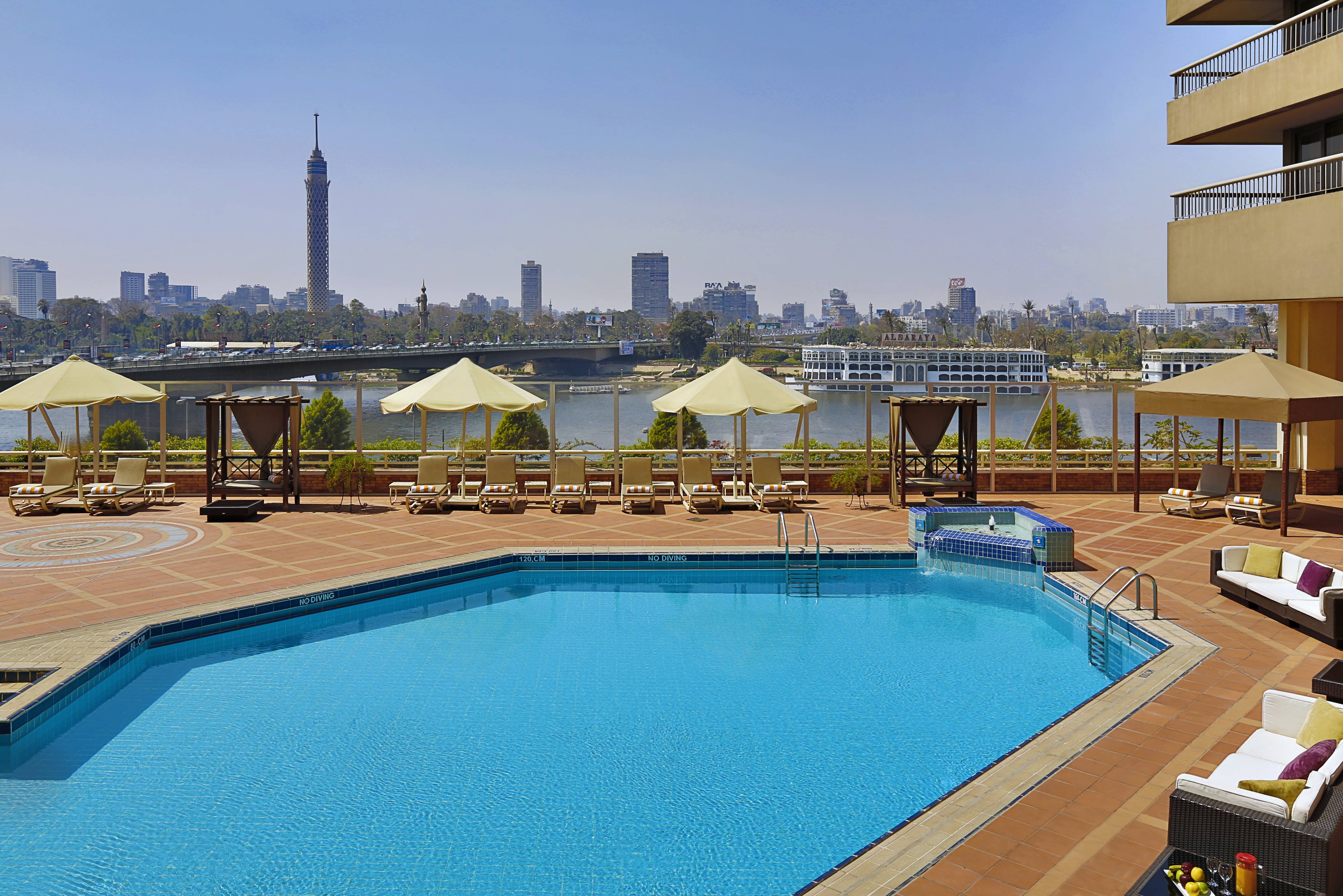 Egypte-Cairo-Ramses-Hilton-Hotel-Zwembad