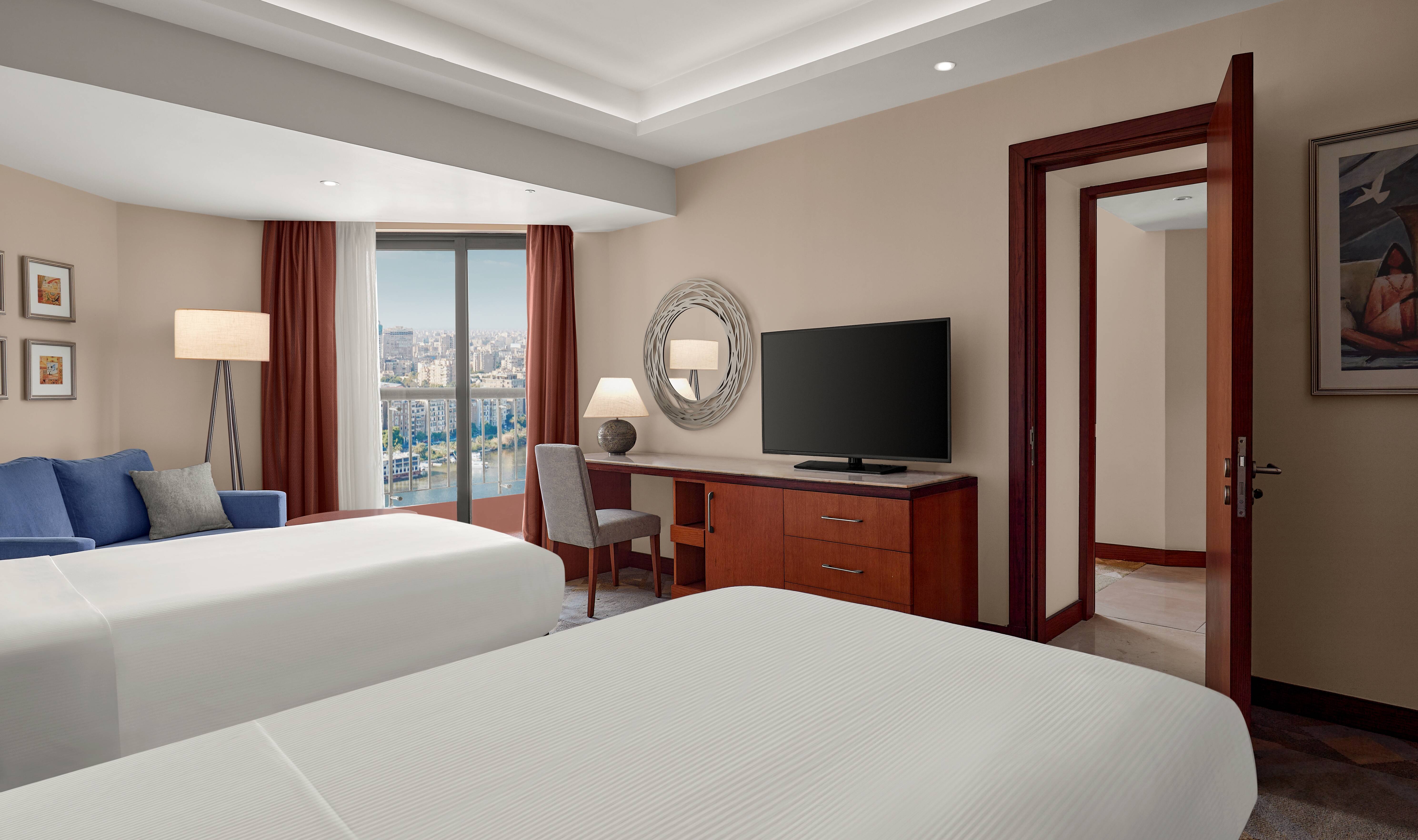 Egypte Cairo Ramses Hilton Hotel Corner Connecting Family Kamer Nile View