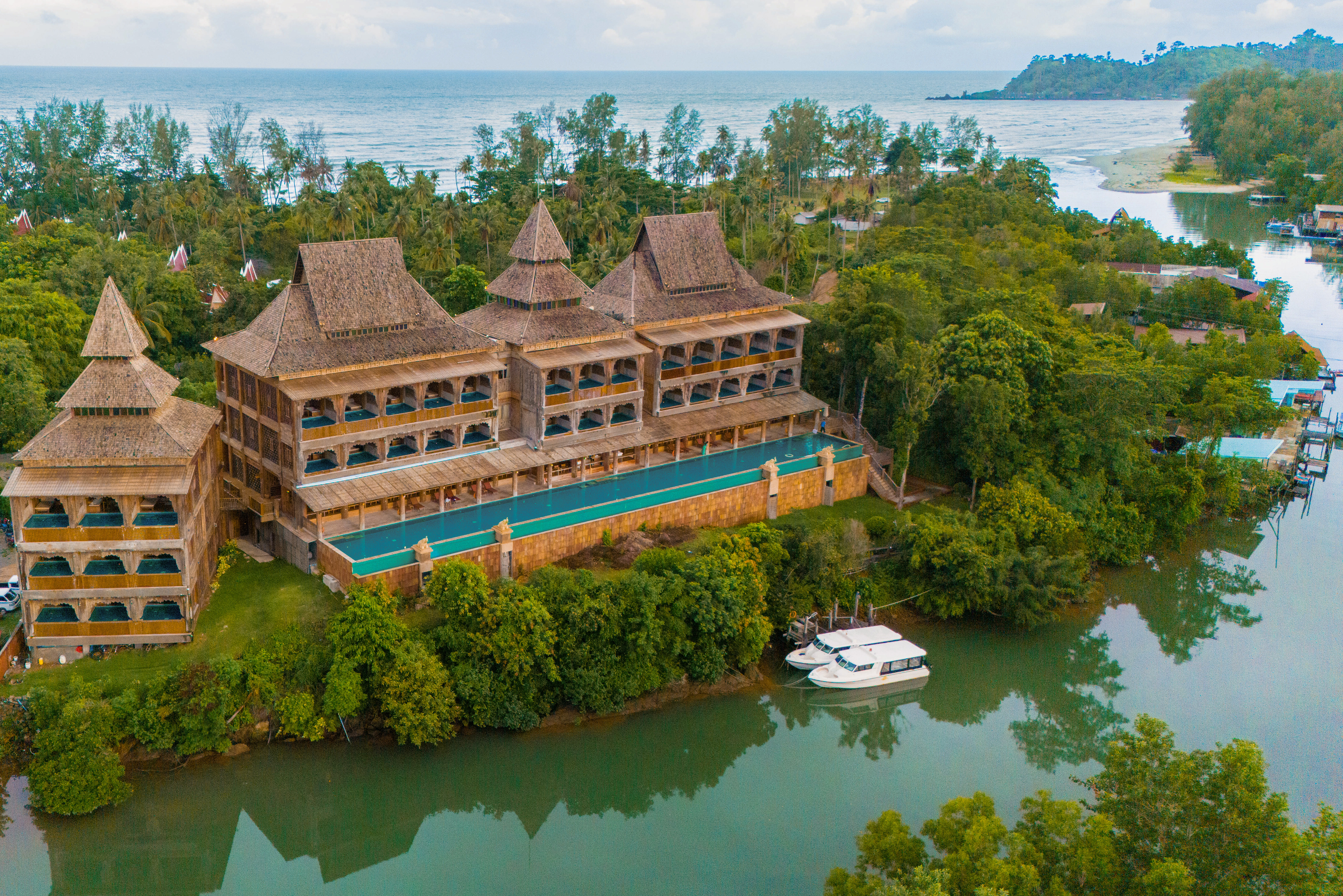 Thailand Koh Chang Santhiya Tree Resort Hoofdgebouw