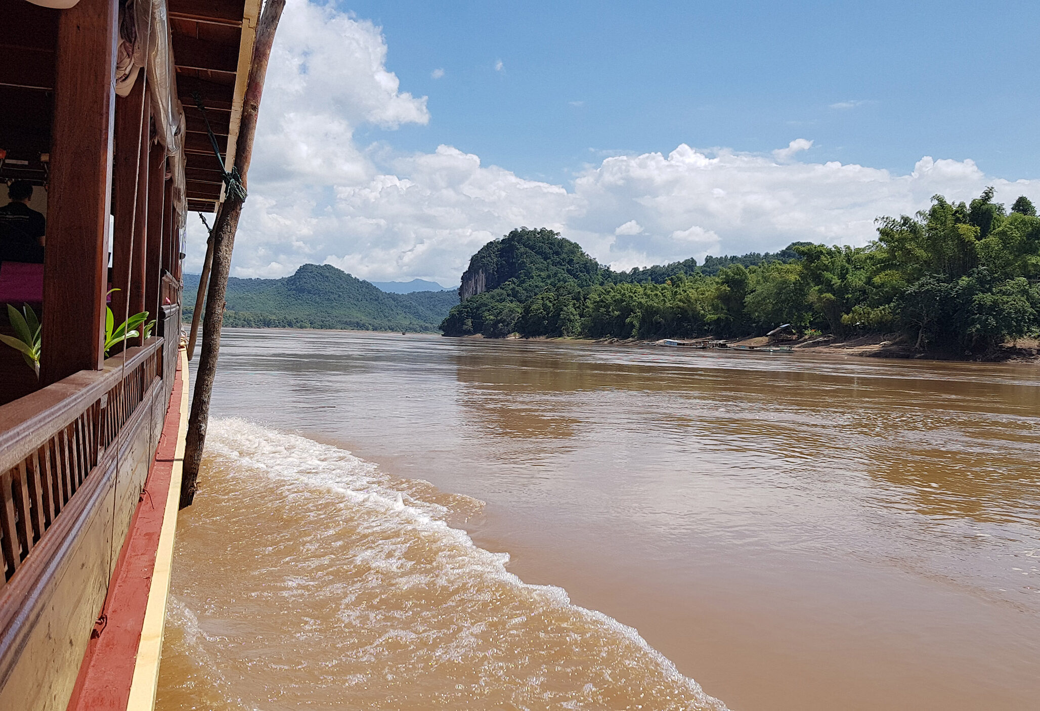 Varen over de Mekong rivier met de Shompoo Cruise in Laos