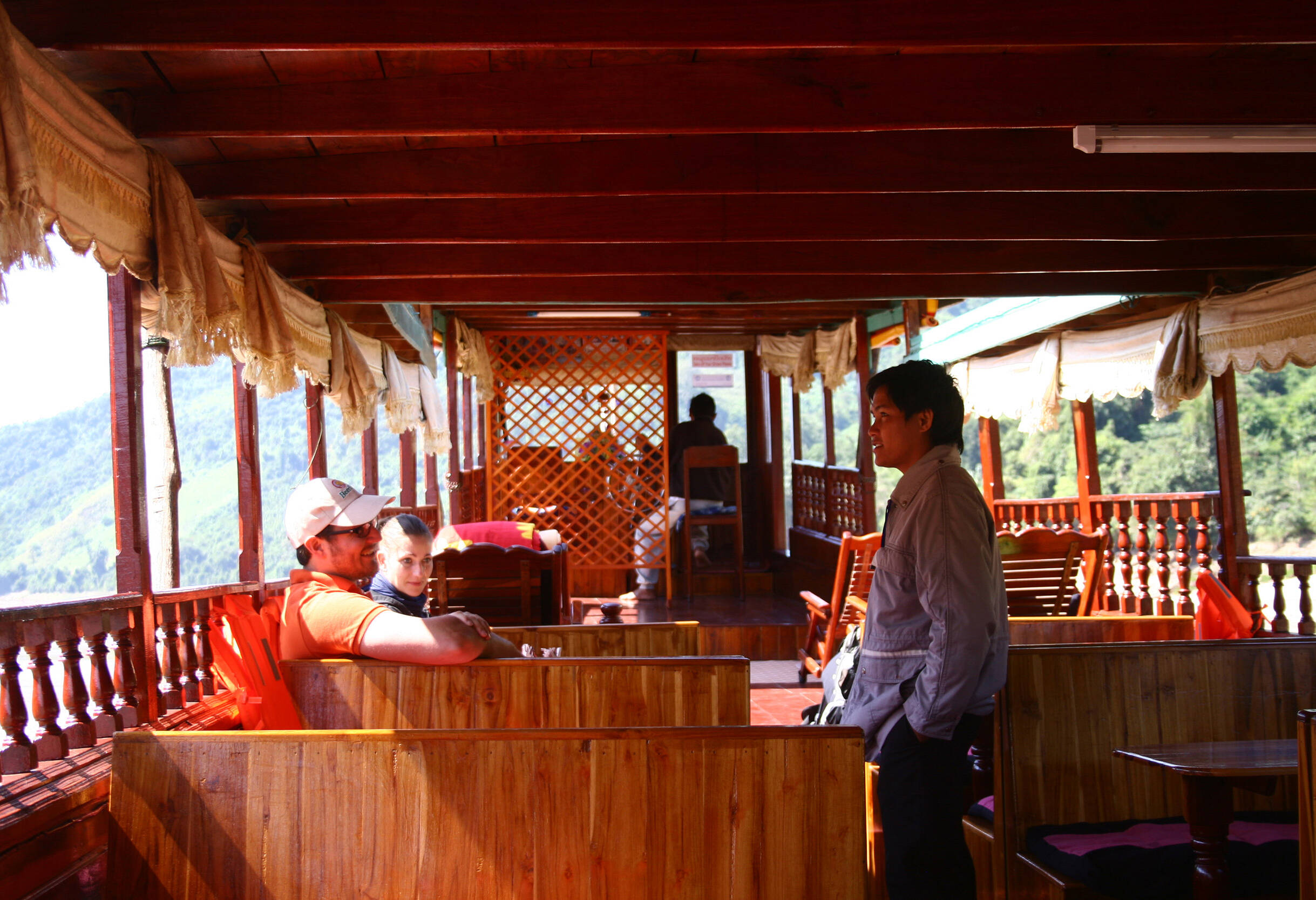 Binnenkant van de Shompoo Cruise in Laos