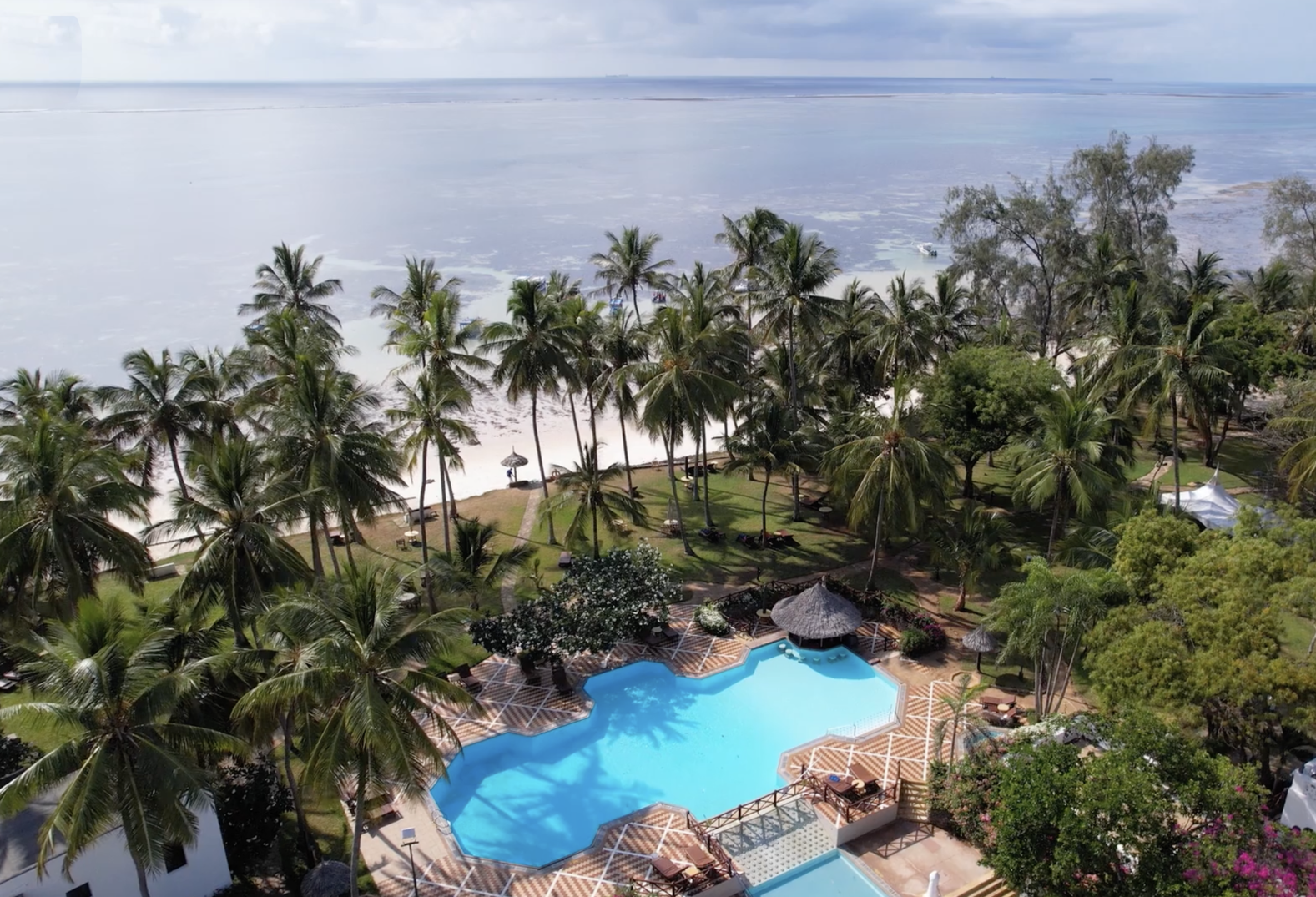 Kenia Mombasa Shanzu Serena Beach Resort & Spa Zwembad