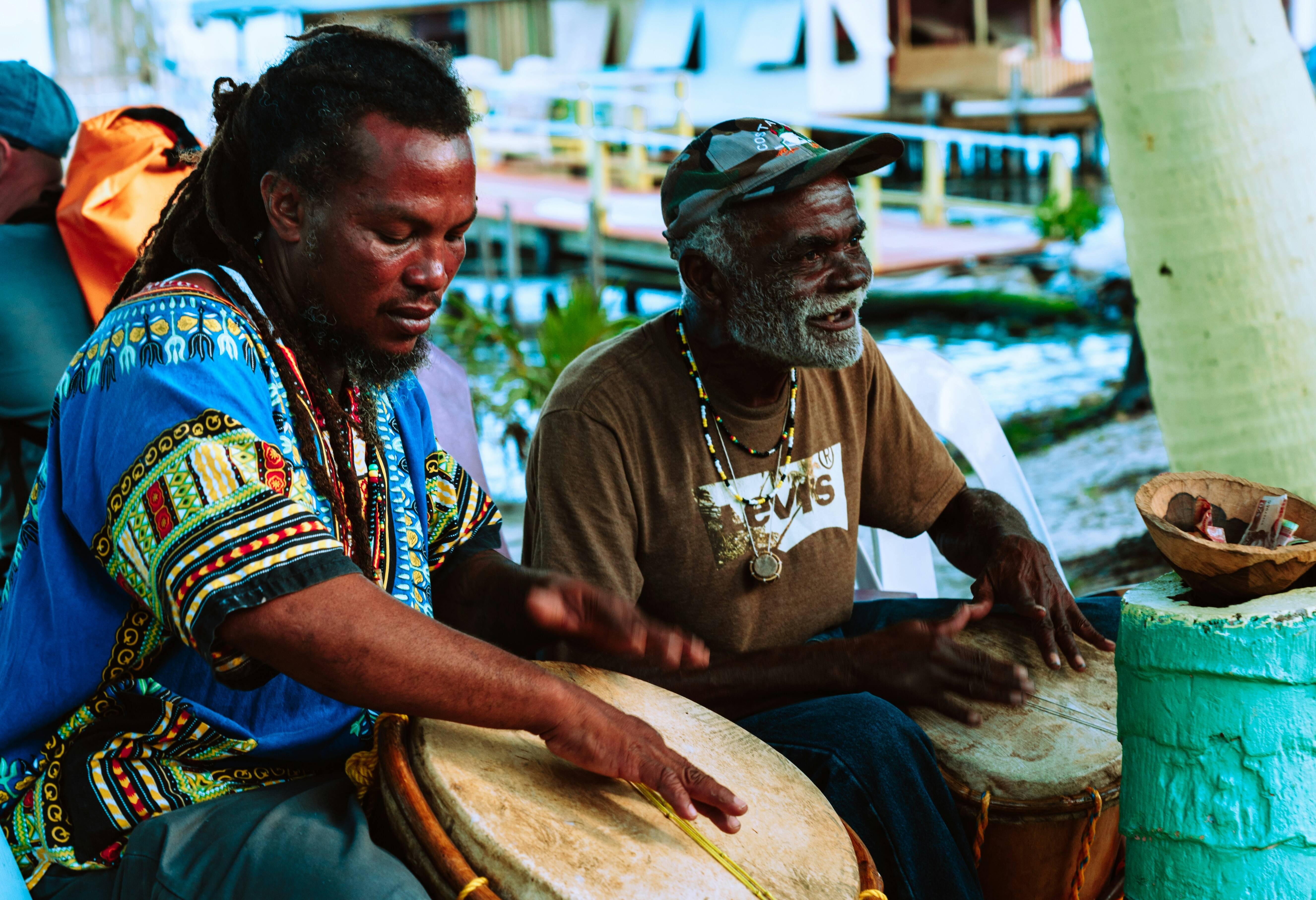 Lokale muzikanten op Caye Caulker