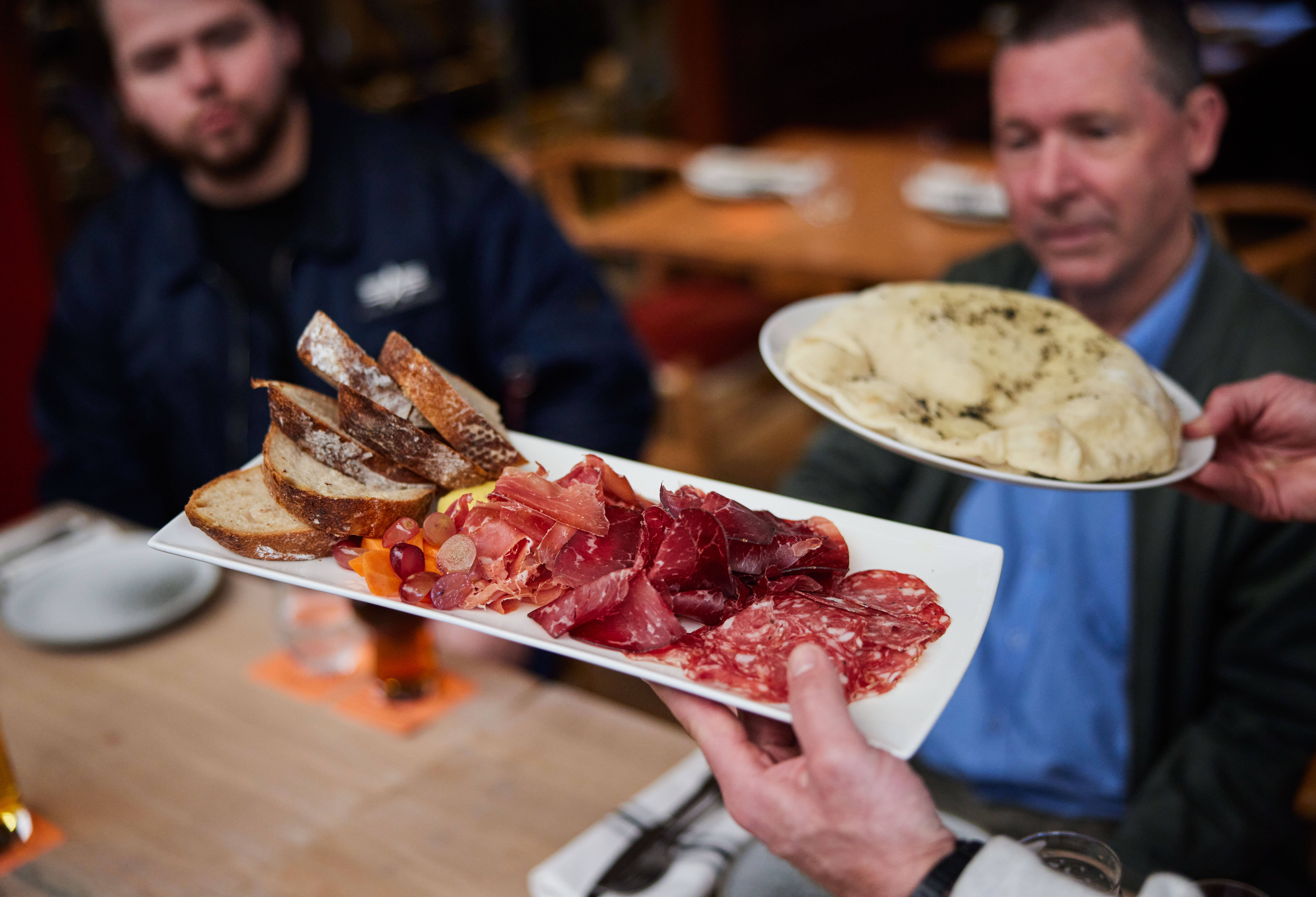 Proeverij bij family deli in Sydney in Australie