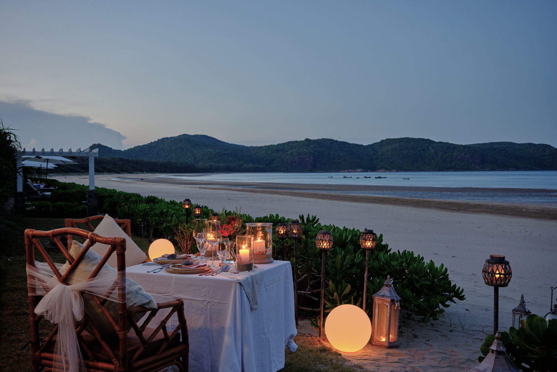 Vietnam Con Dao Poulo Condor Boutique Resort Dining by Design
