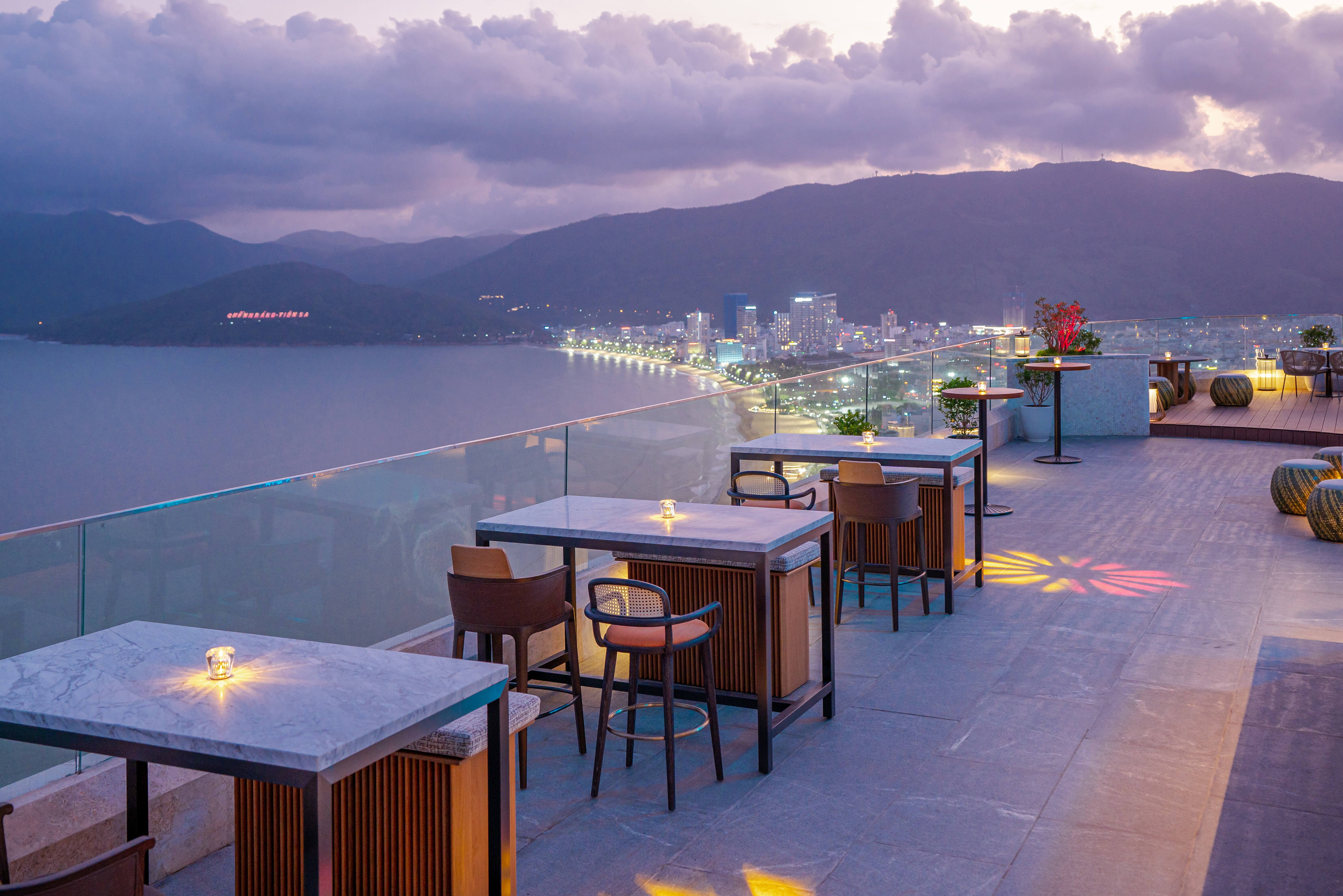 Vietnam Quy Nhom Grand Hyams Hotel Dakterras