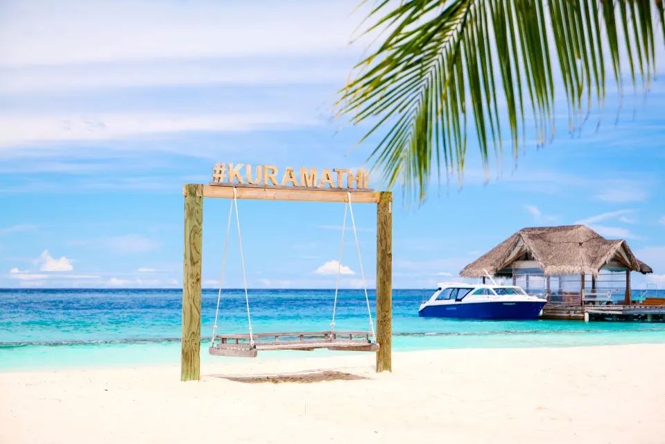 Malediven Noord Male Atol Niva Kuramathi Schommel