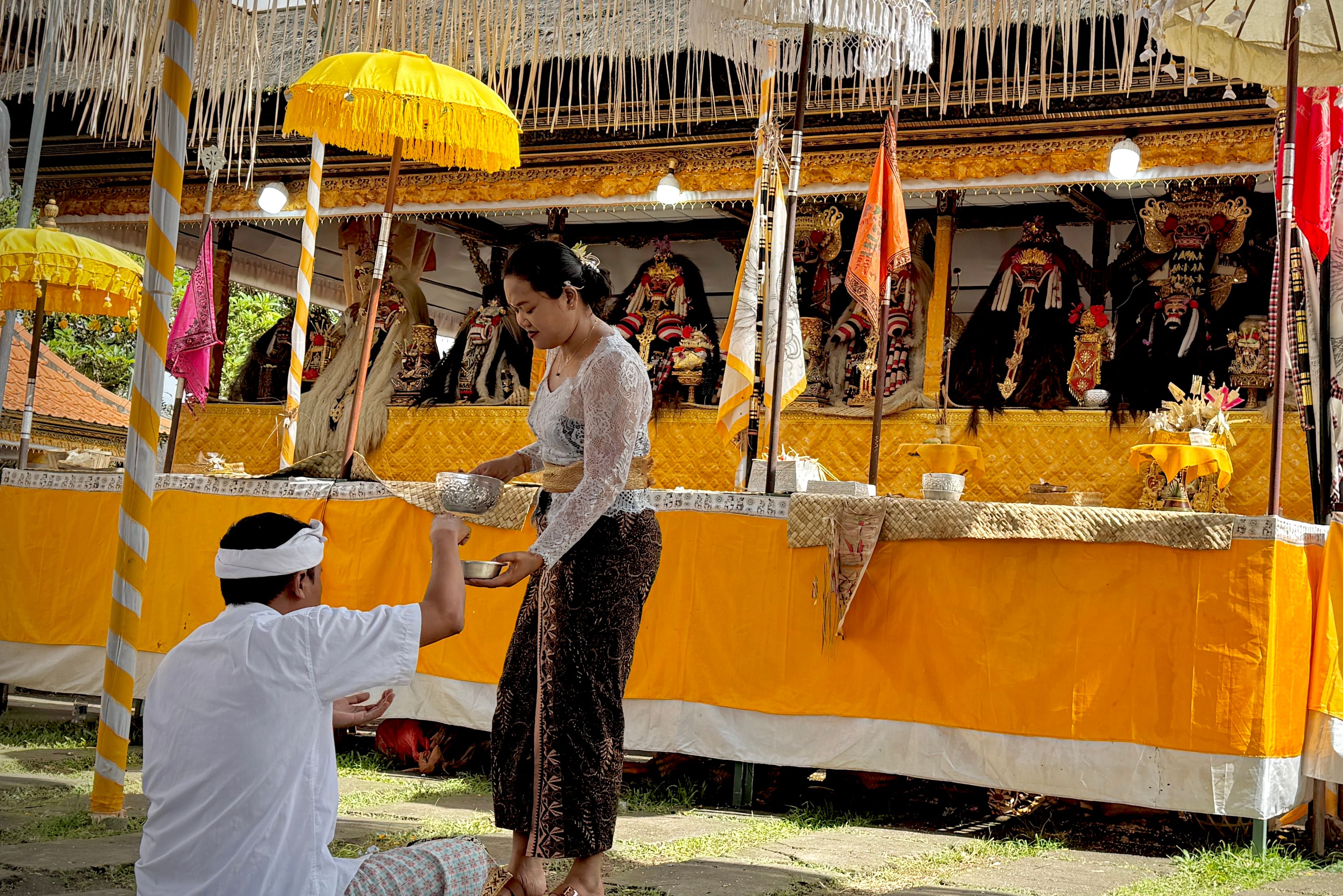 Ceremonie bij de tempel bijPura Melanting bij Pejeng op Bali in Indonesie