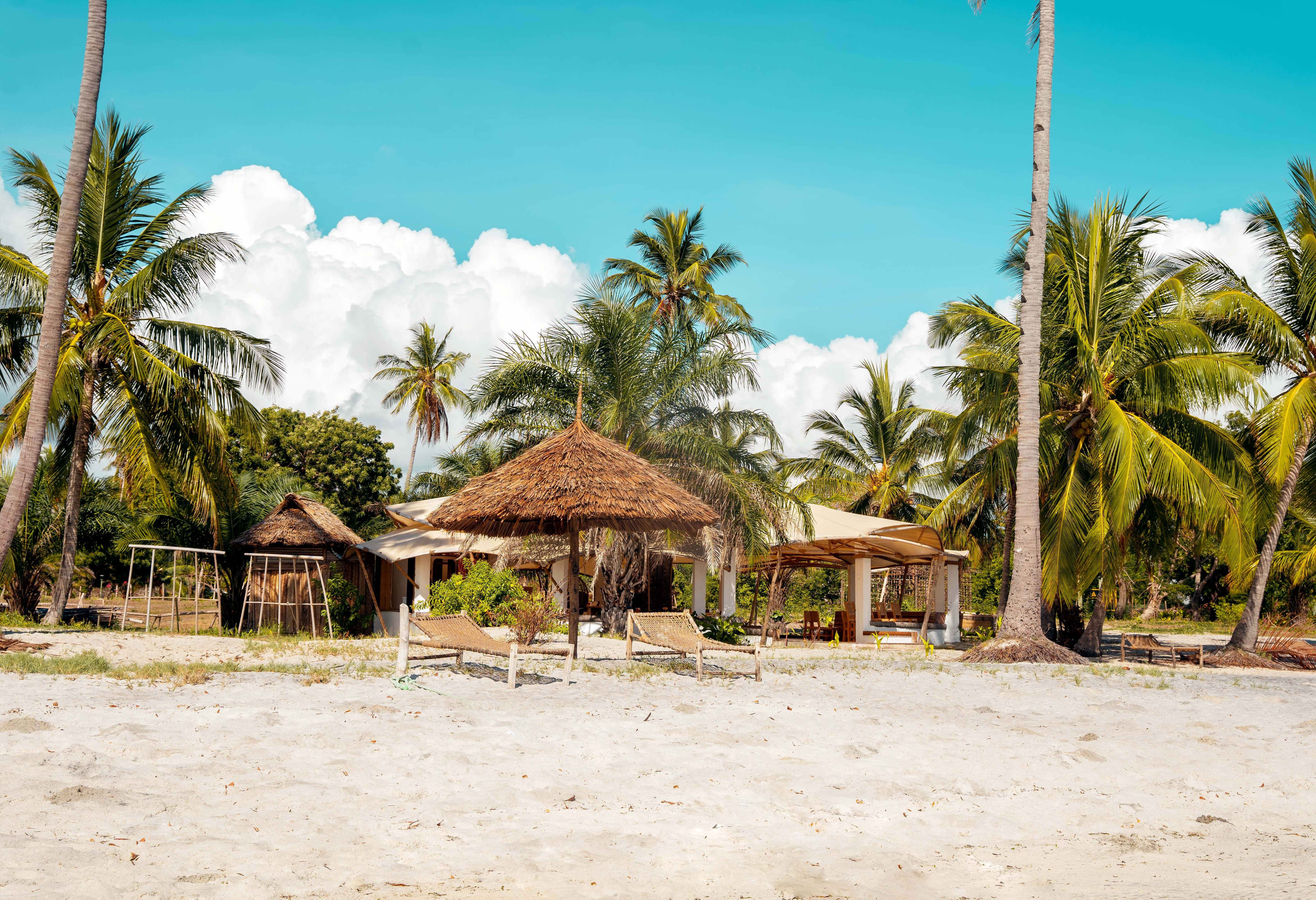 Ongerept strand op Mafia Island