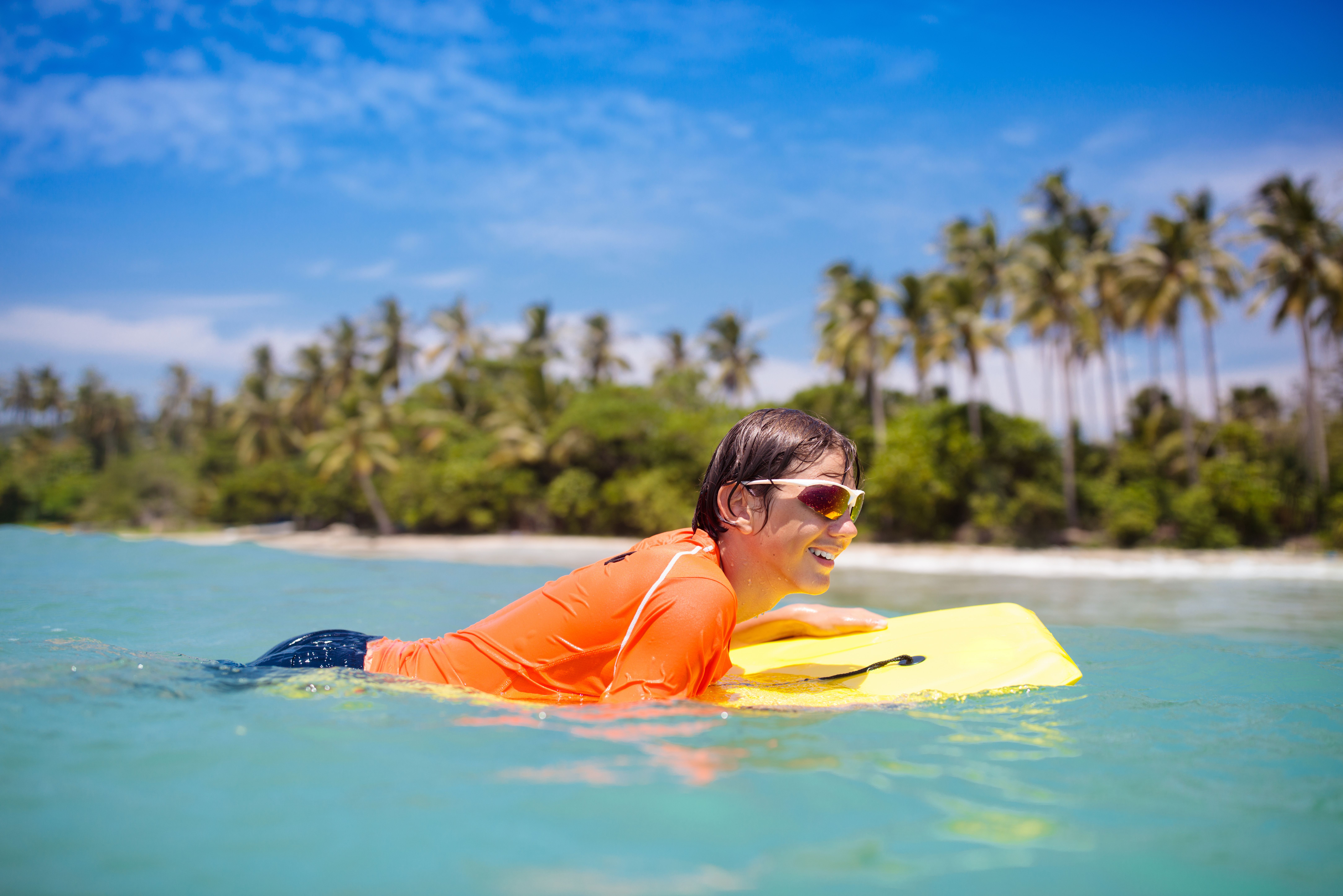 Tiener op bodyboard Koh Samui