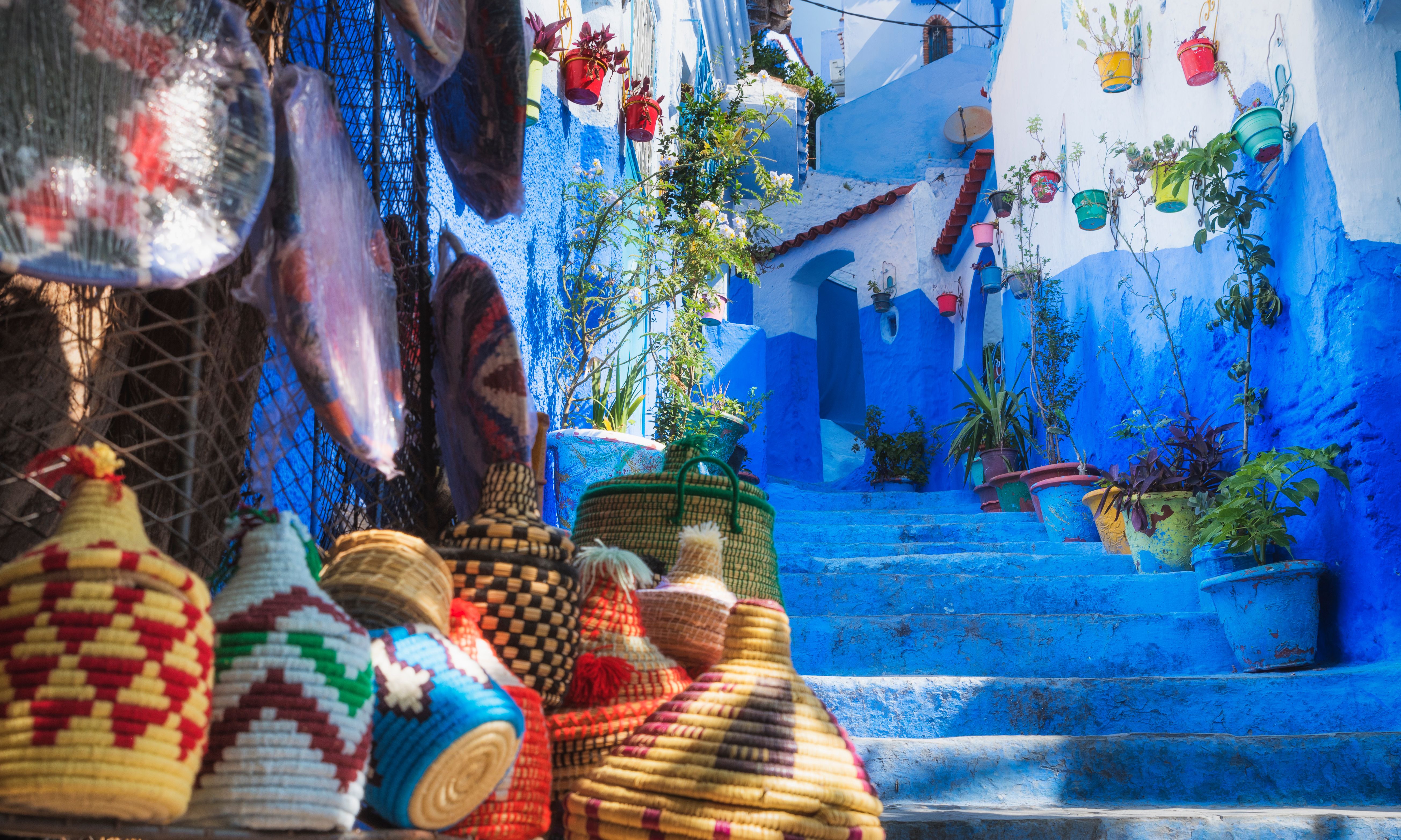 Marokko-chefchaouen-indigo-blauw-straatje-7