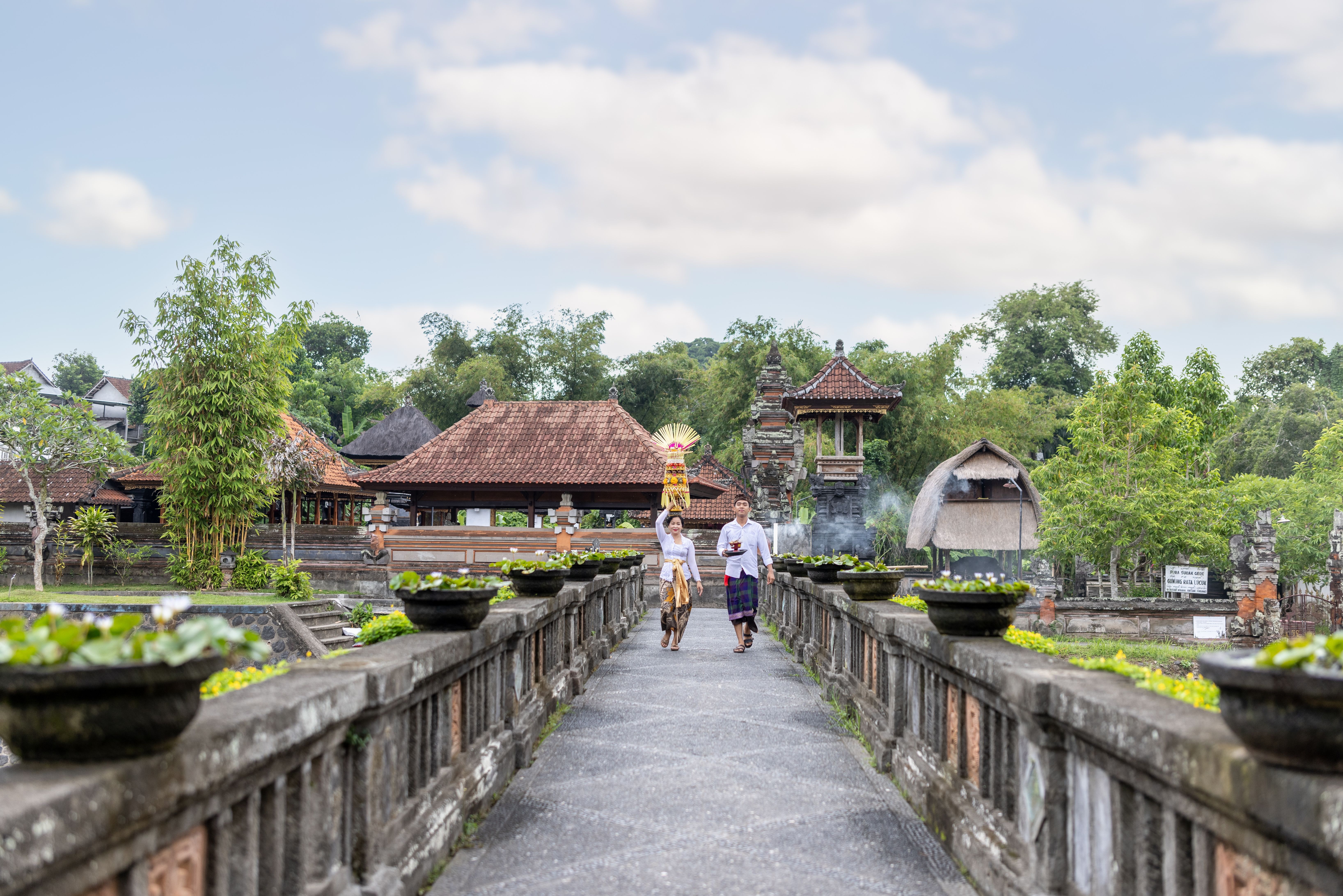 Brug naar het Santi Mandala in regio Ubud op Bali